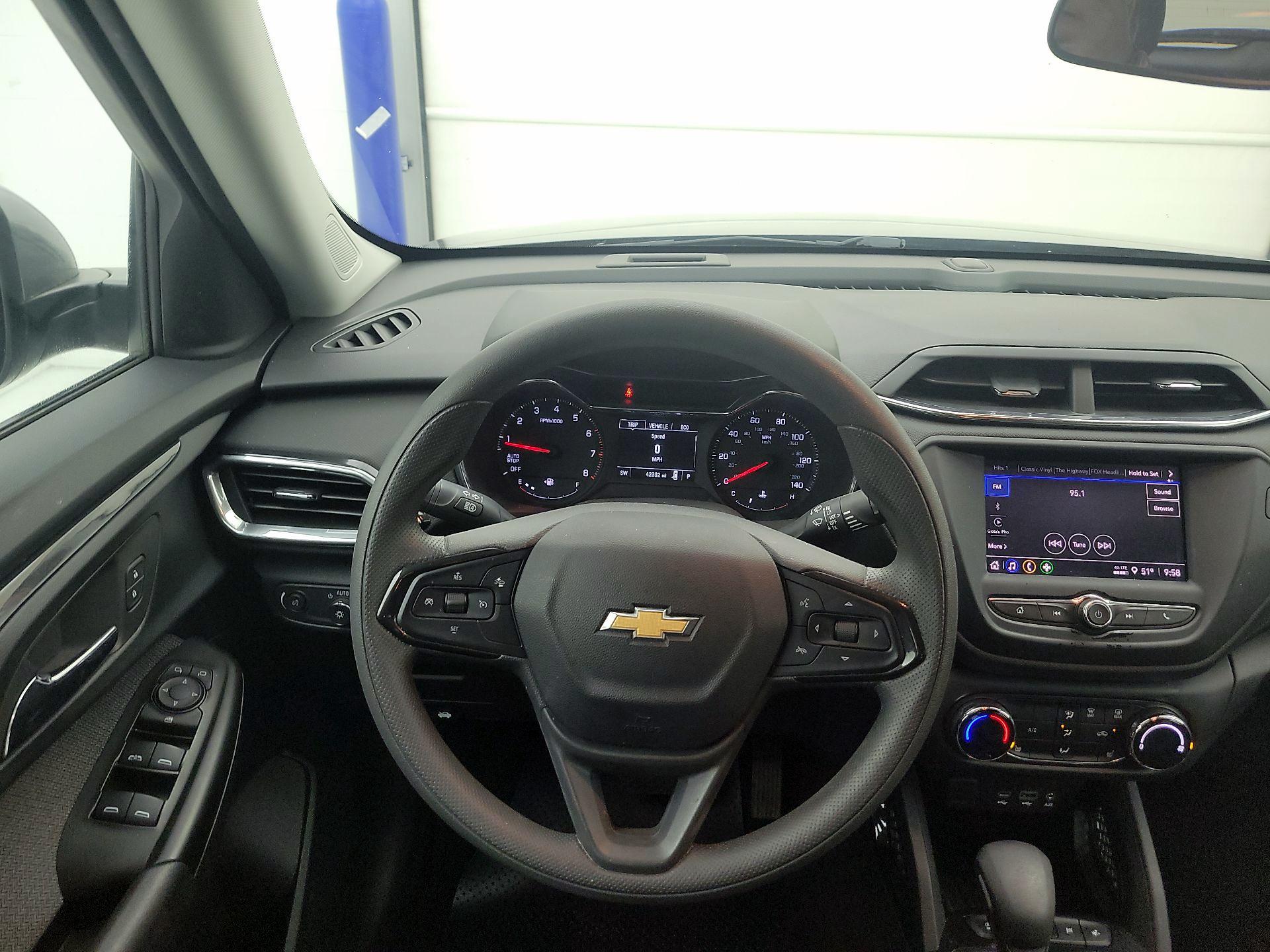 Thumbnail: 2023 Chevrolet TrailBlazer - 10