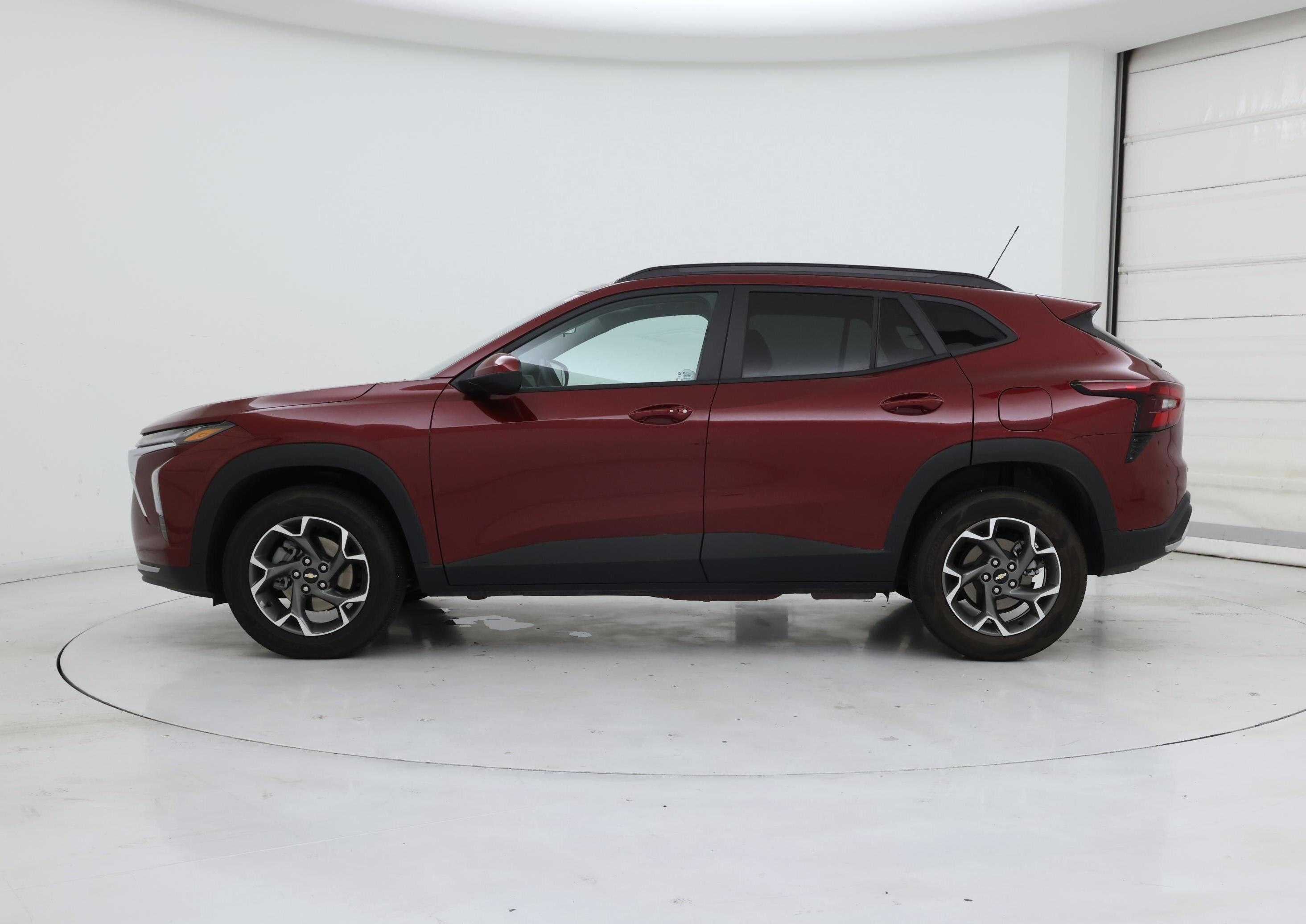 Thumbnail: 2024 Chevrolet Trax - 3