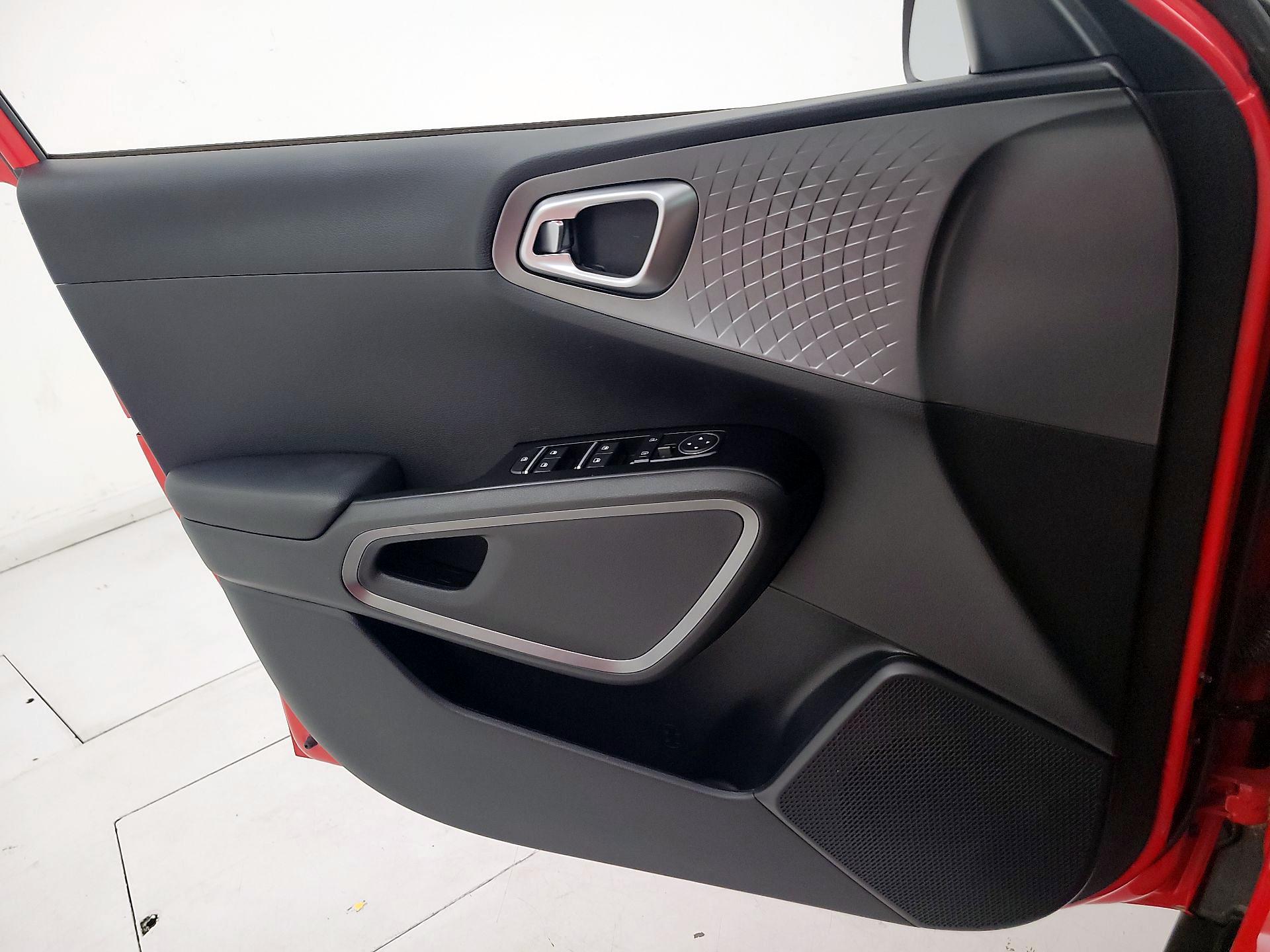 Thumbnail: 2020 Kia Soul - 12