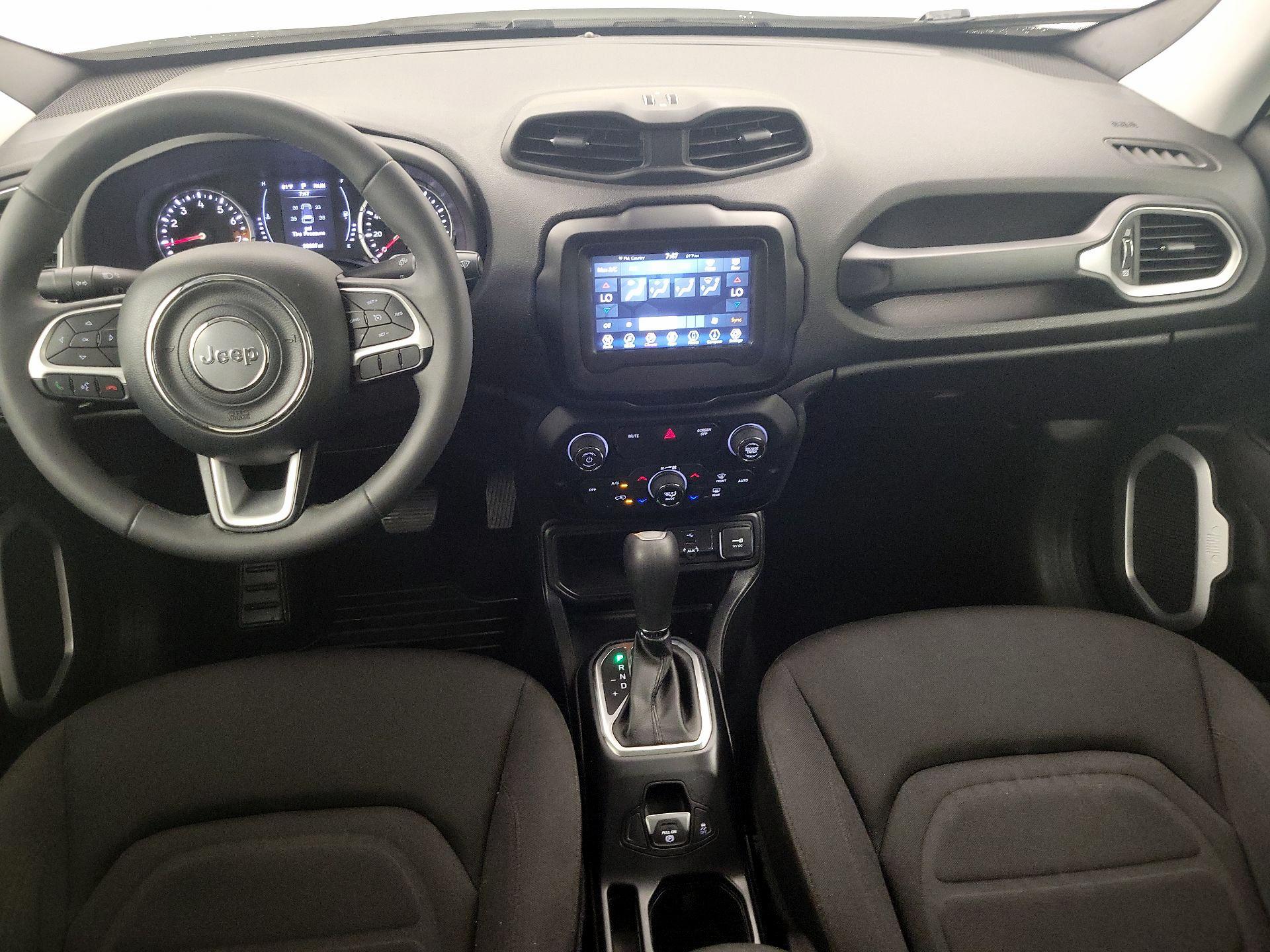 Thumbnail: 2018 Jeep Renegade - 9