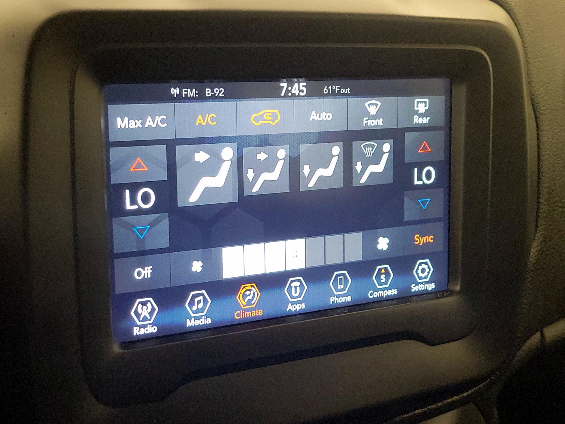 Thumbnail: 2018 Jeep Renegade - 15