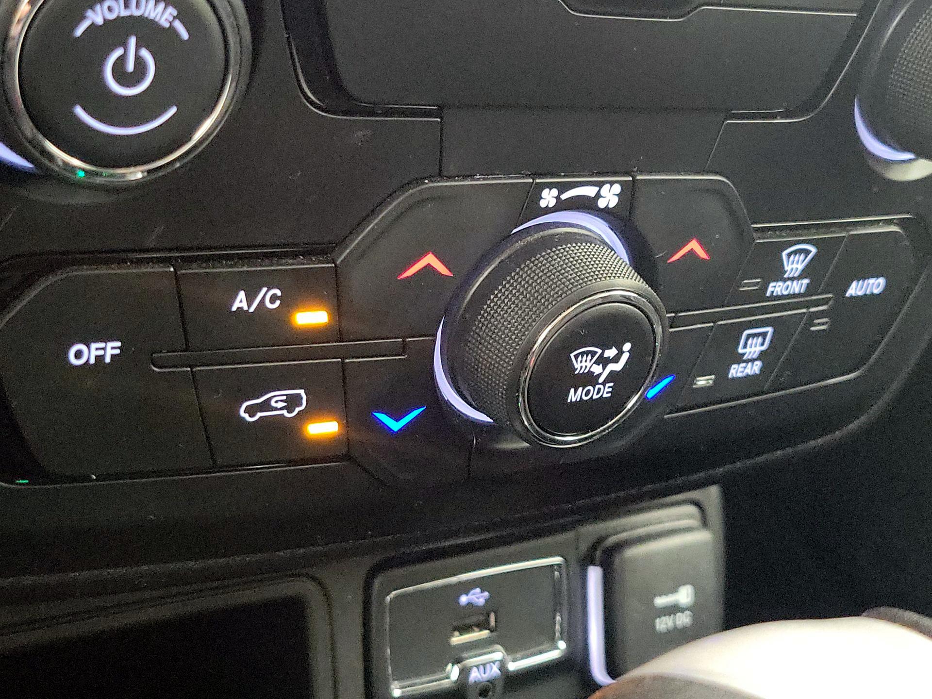 Thumbnail: 2018 Jeep Renegade - 16