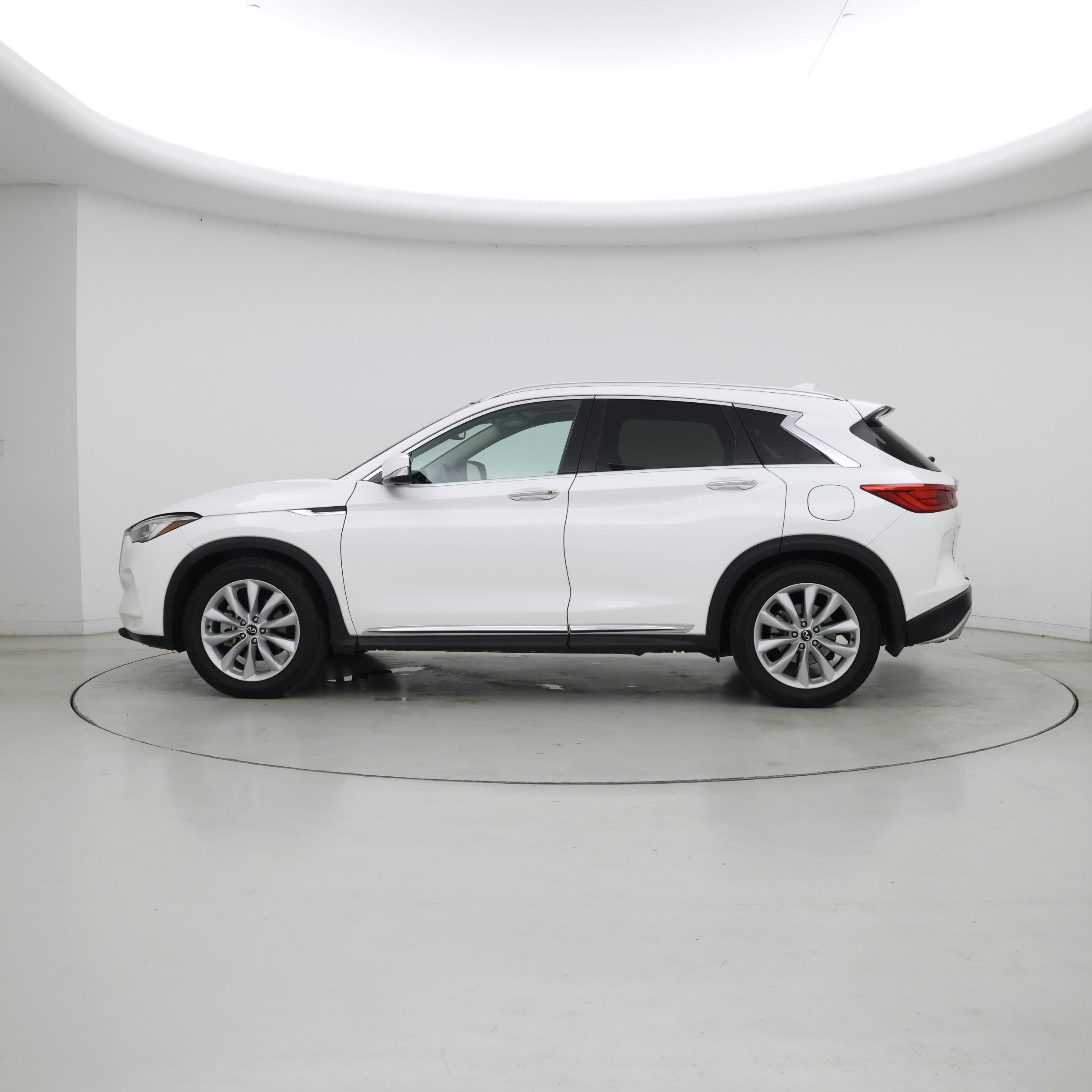 Thumbnail: 2019 INFINITI QX50 - 3