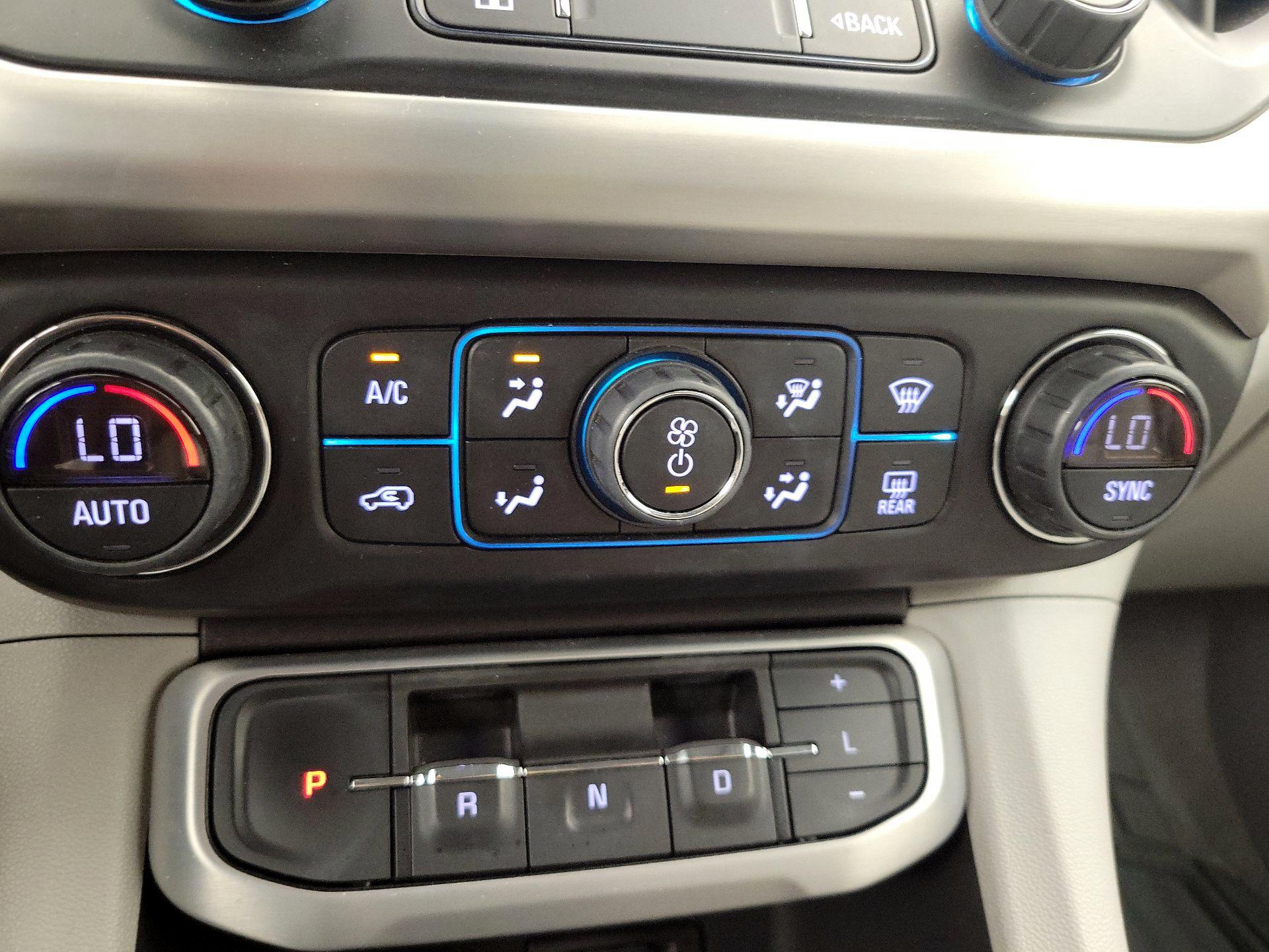 Thumbnail: 2022 GMC Acadia - 16