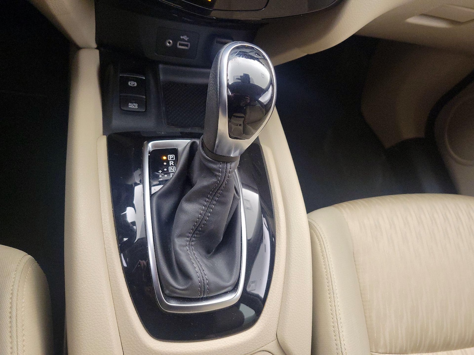 2019 Nissan Rogue SV - Photo 19