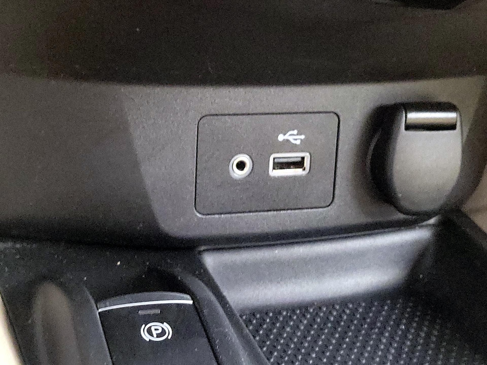 2019 Nissan Rogue SV - Photo 20