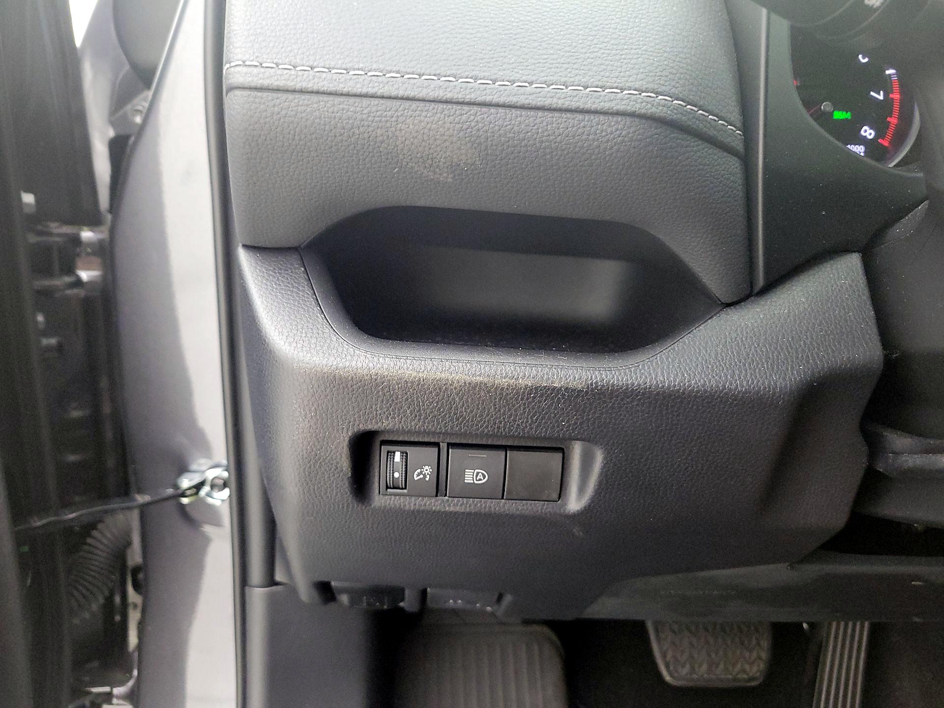 Thumbnail: 2021 Toyota RAV4 - 11