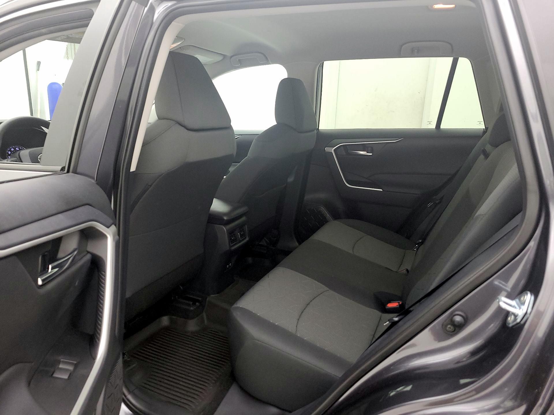 Thumbnail: 2021 Toyota RAV4 - 17