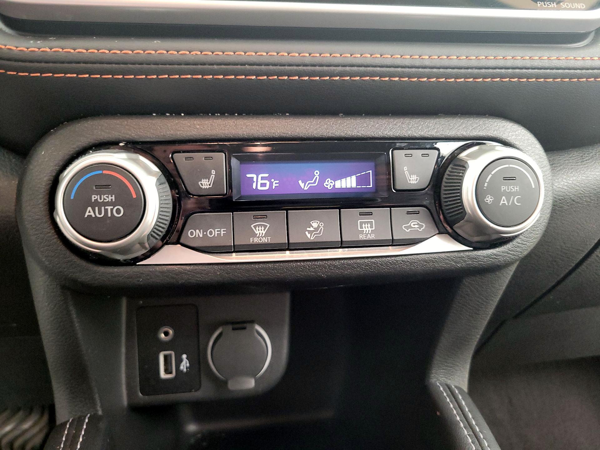 Thumbnail: 2020 Nissan Kicks - 16