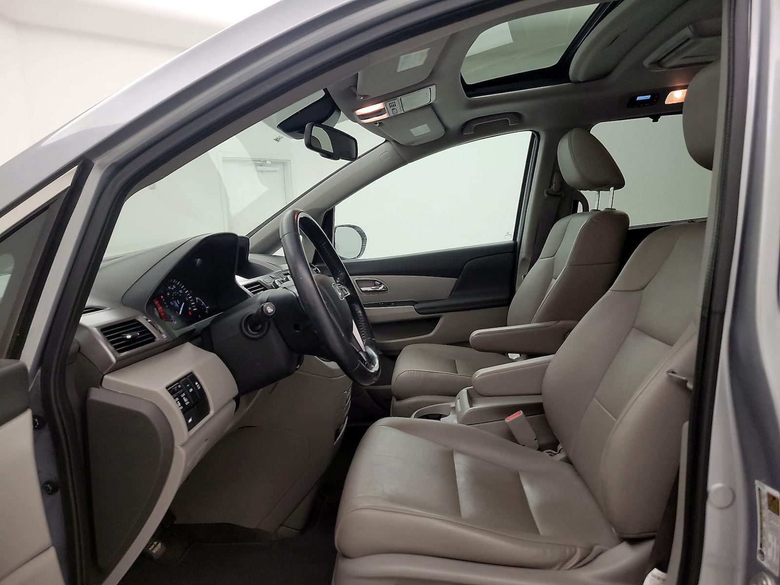 2017 Honda Odyssey EX-L - Photo 12