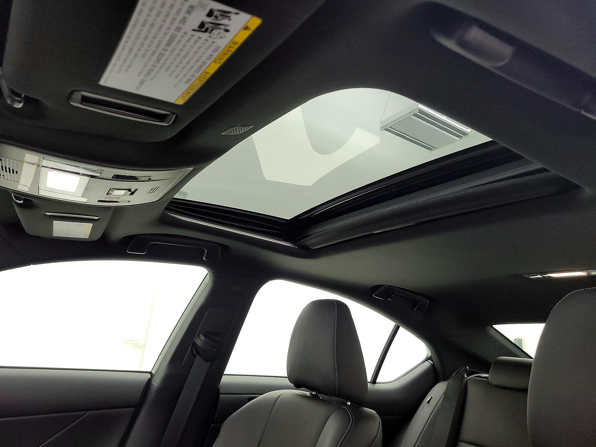 Thumbnail: 2025 Lexus IS - 18