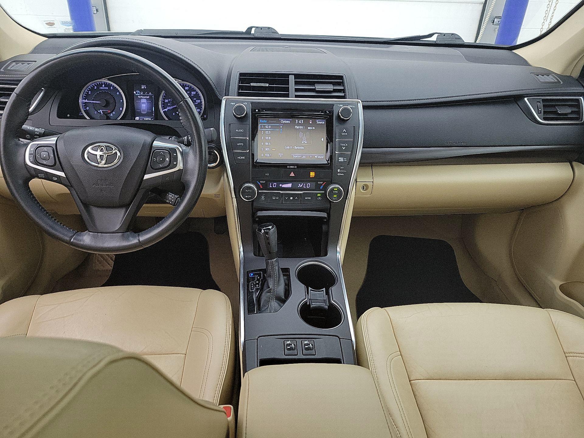 Thumbnail: 2016 Toyota Camry - 9