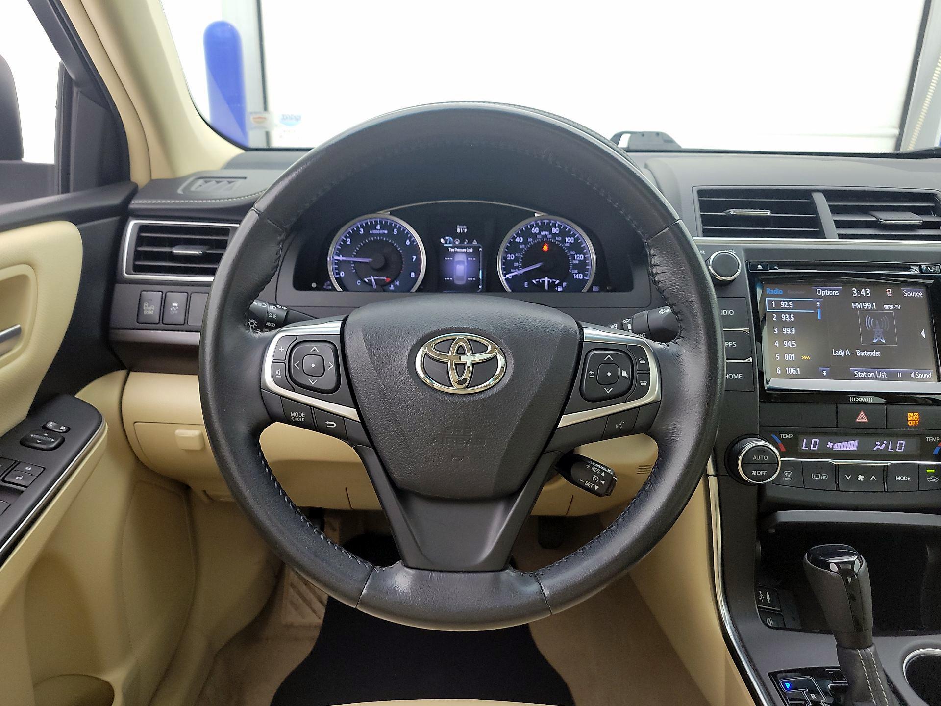 Thumbnail: 2016 Toyota Camry - 10