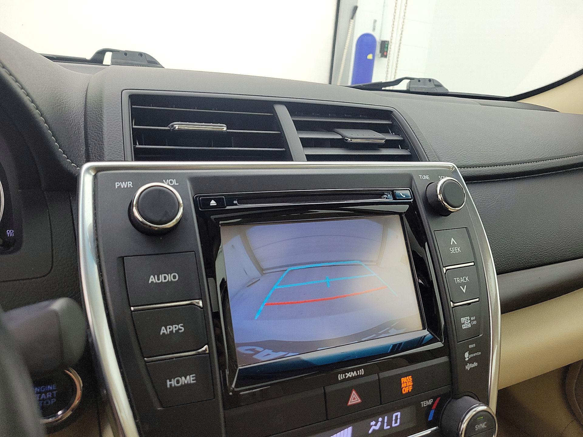 Thumbnail: 2016 Toyota Camry - 14