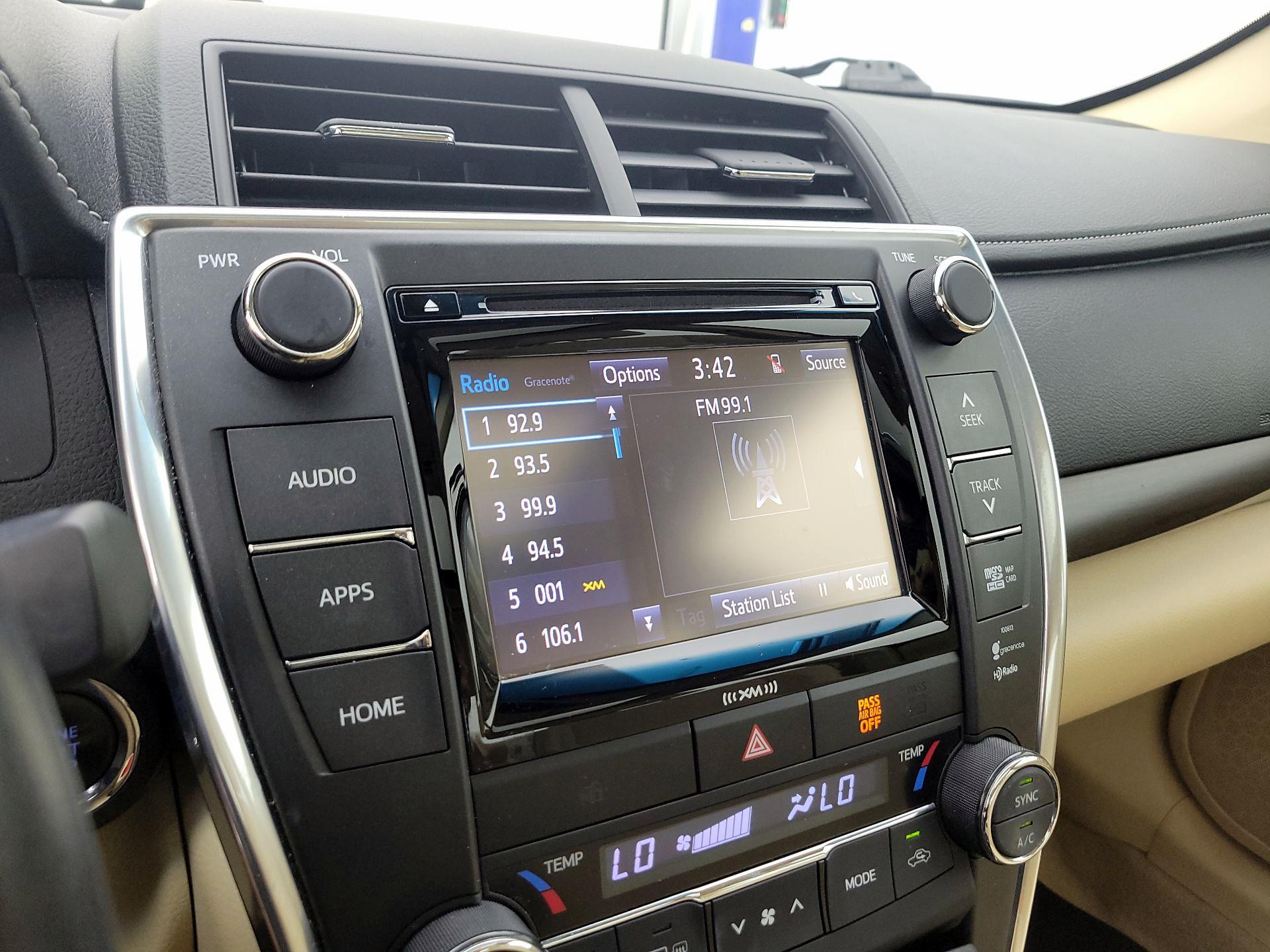 Thumbnail: 2016 Toyota Camry - 15