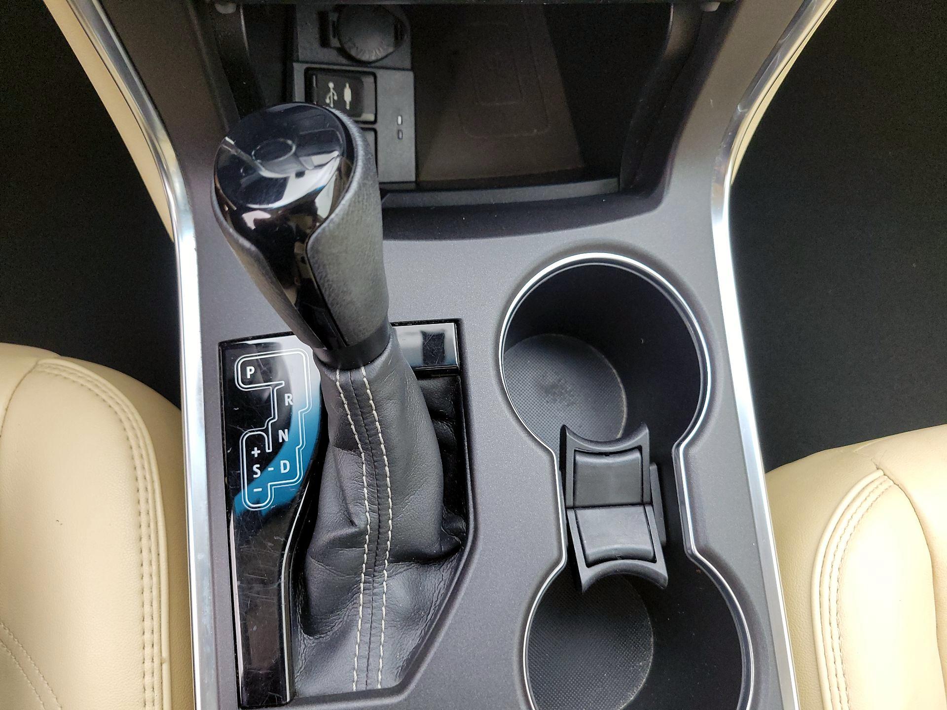 Thumbnail: 2016 Toyota Camry - 17