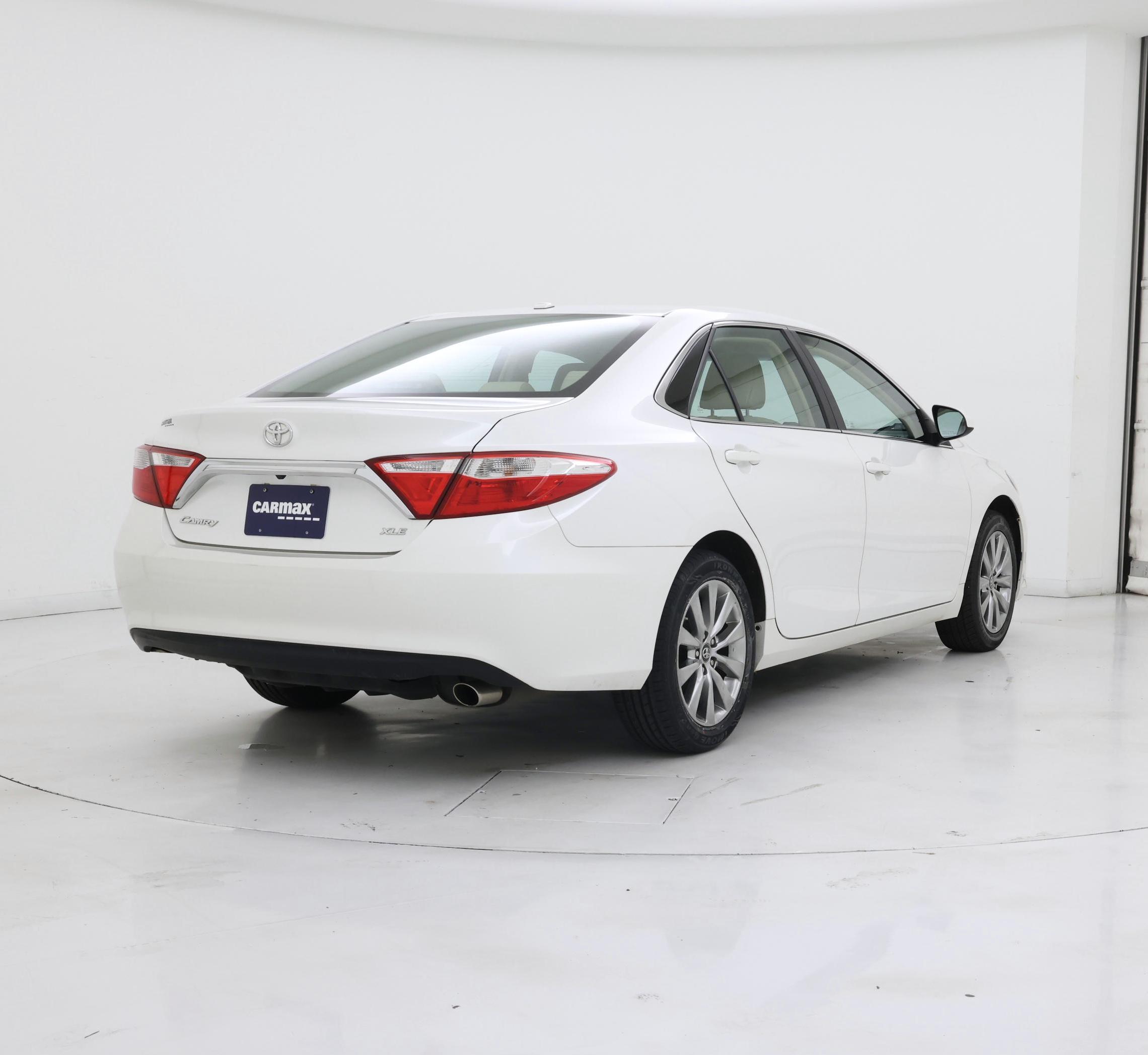 Thumbnail: 2016 Toyota Camry - 8