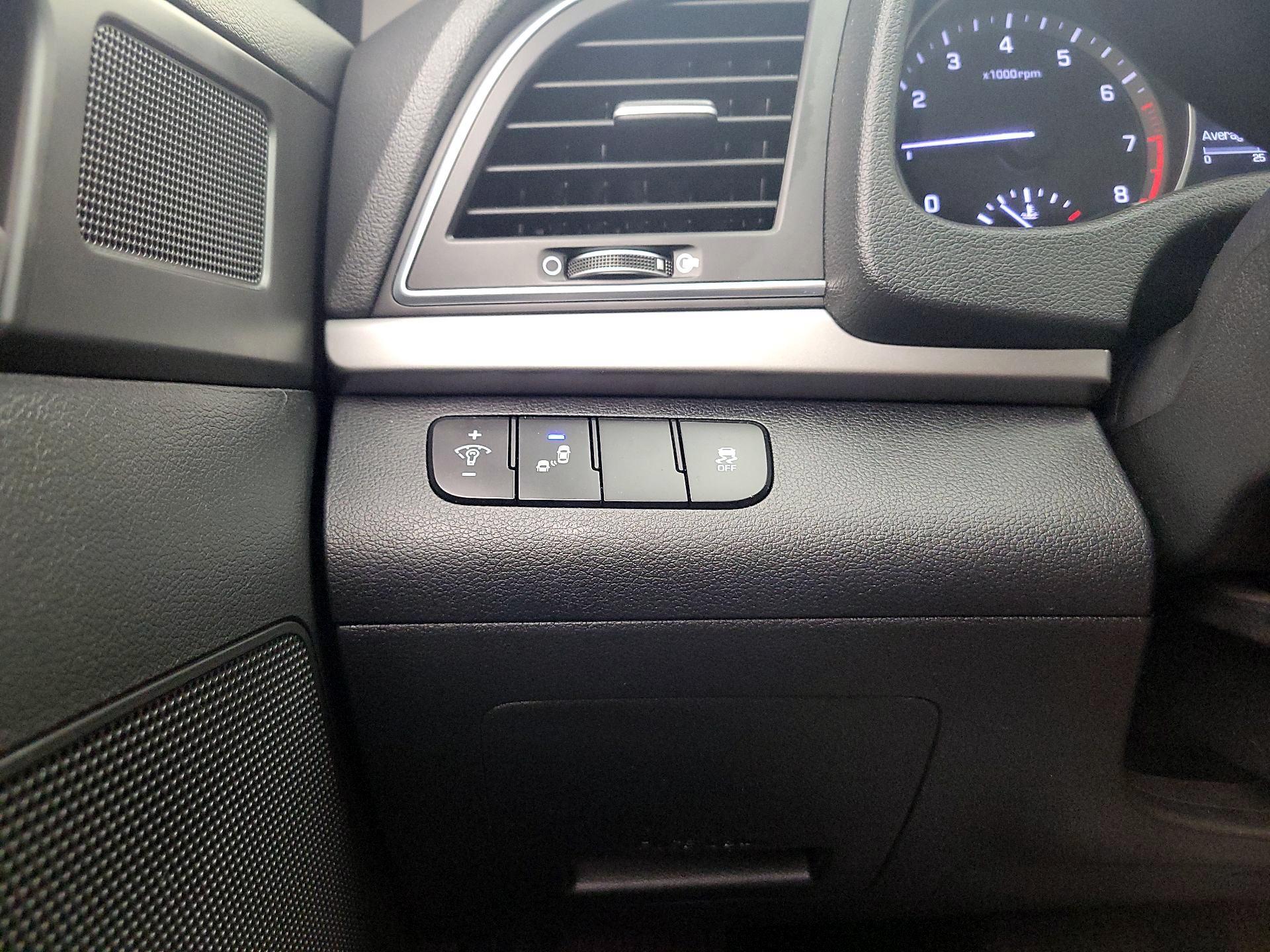 Thumbnail: 2017 Hyundai Elantra - 13