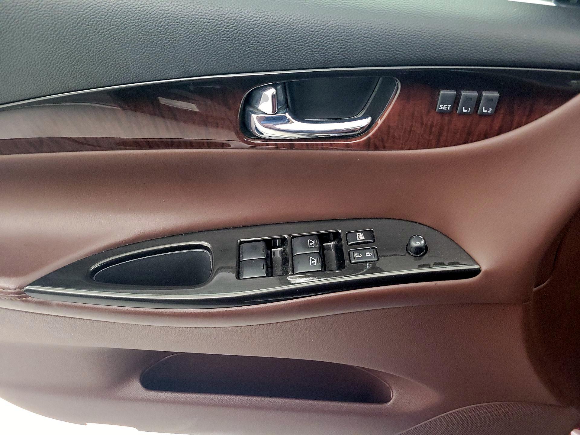 Thumbnail: 2017 INFINITI QX50 - 12