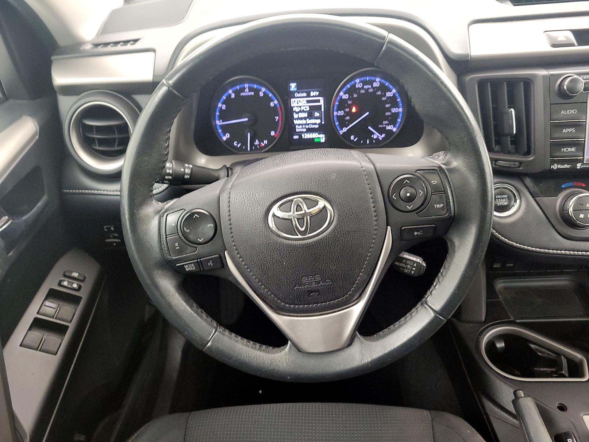 Thumbnail: 2018 Toyota RAV4 - 10
