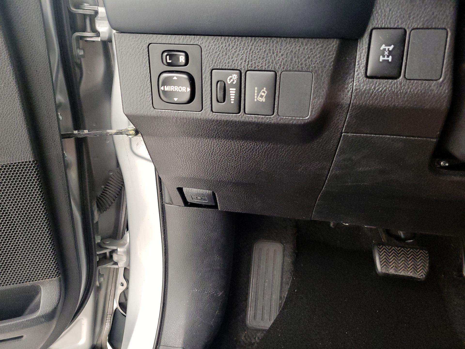 Thumbnail: 2018 Toyota RAV4 - 13