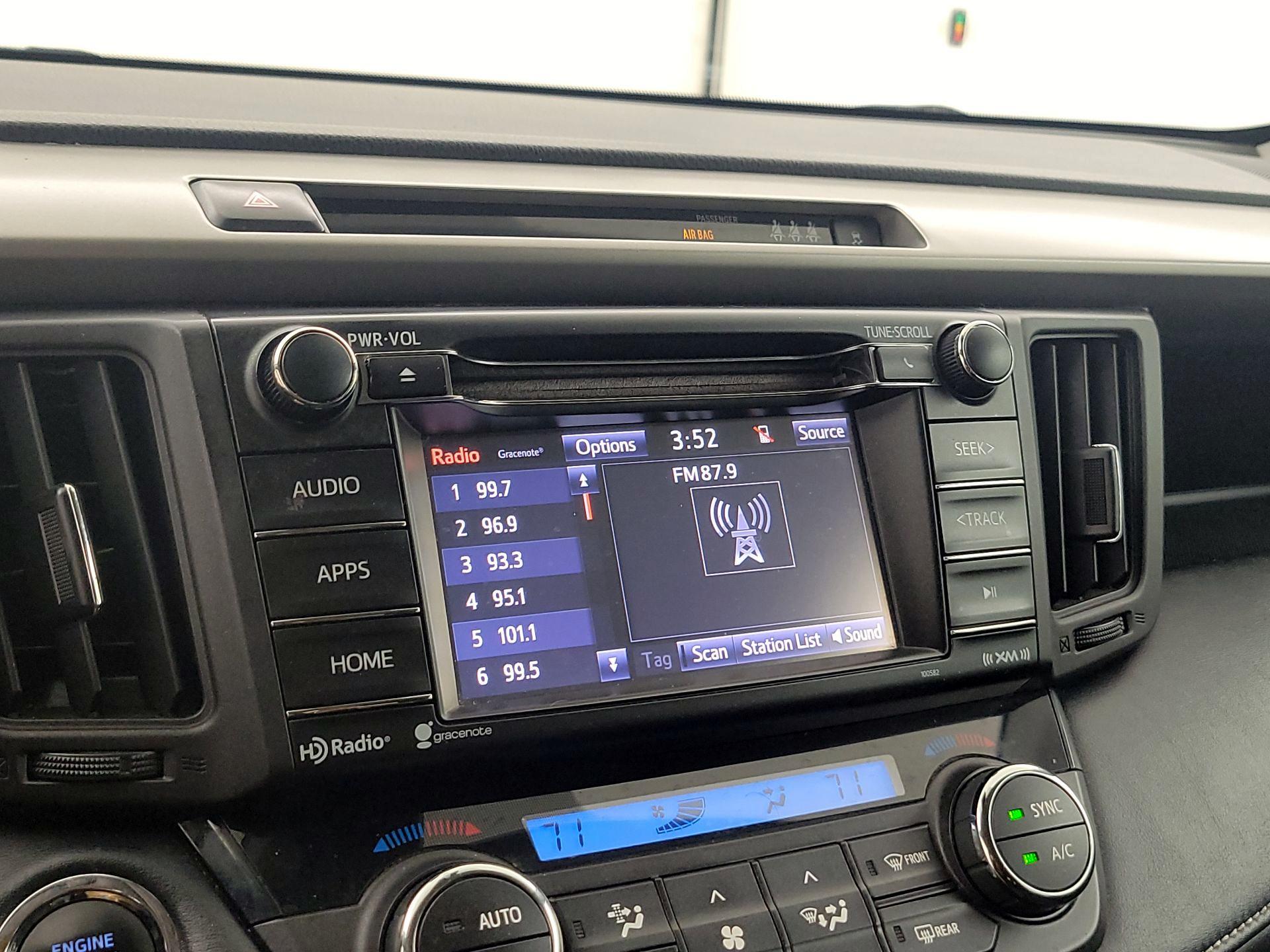 Thumbnail: 2018 Toyota RAV4 - 15