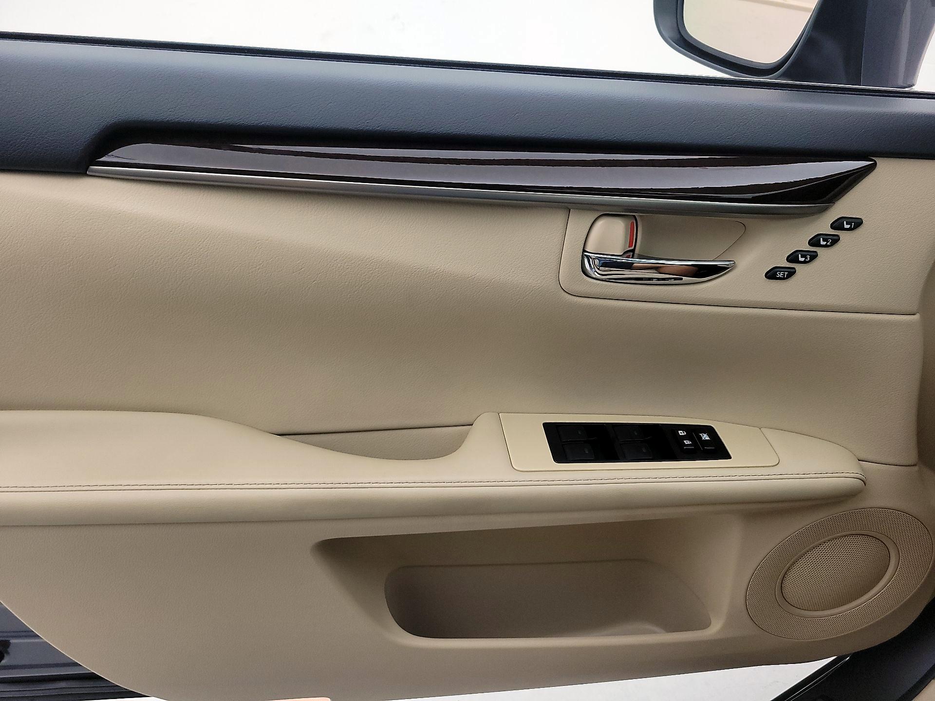 Thumbnail: 2014 Lexus ES - 12