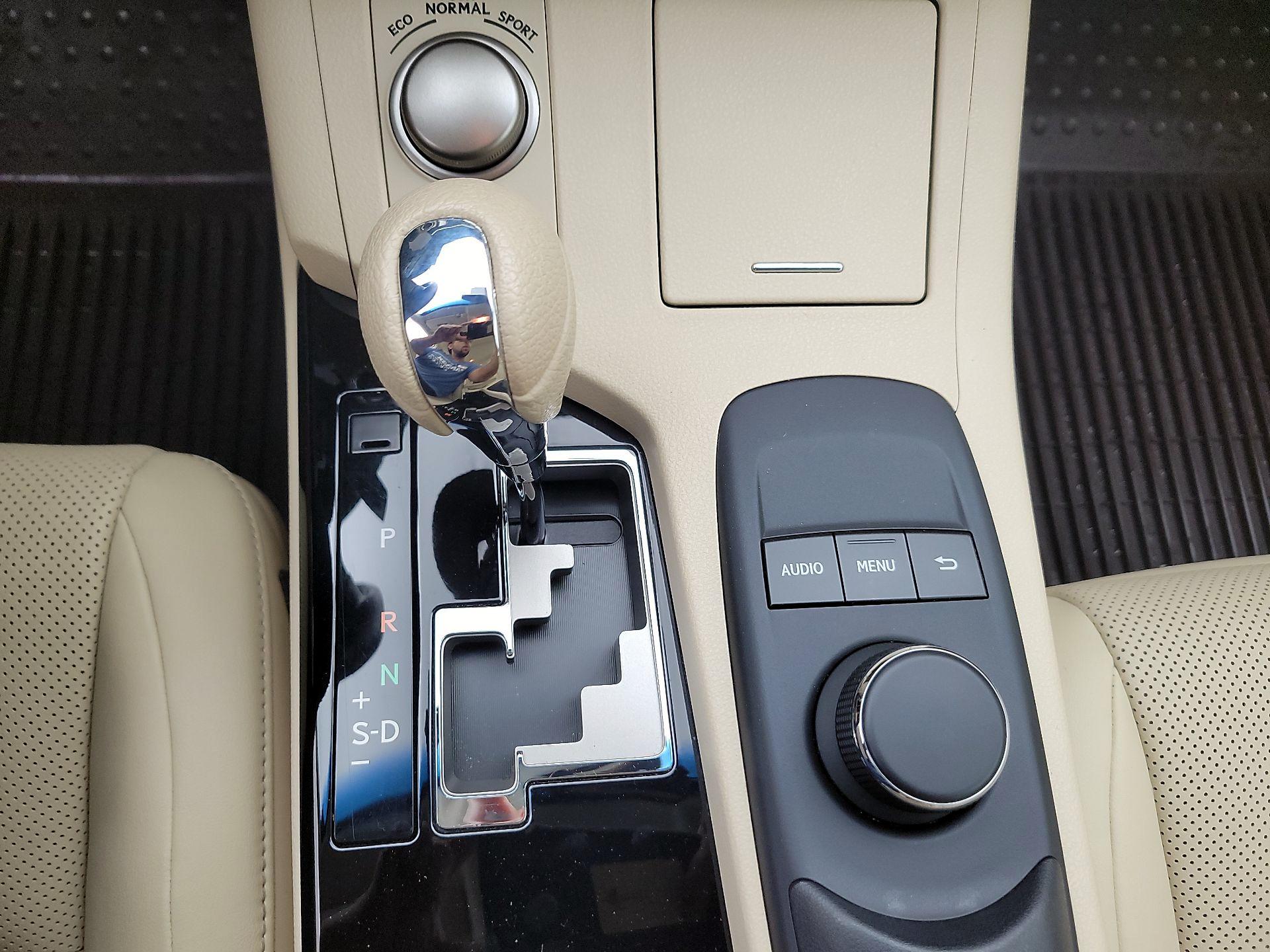 Thumbnail: 2014 Lexus ES - 17