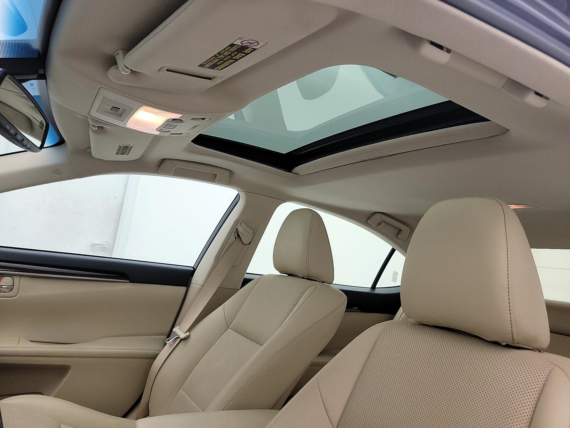 Thumbnail: 2014 Lexus ES - 18