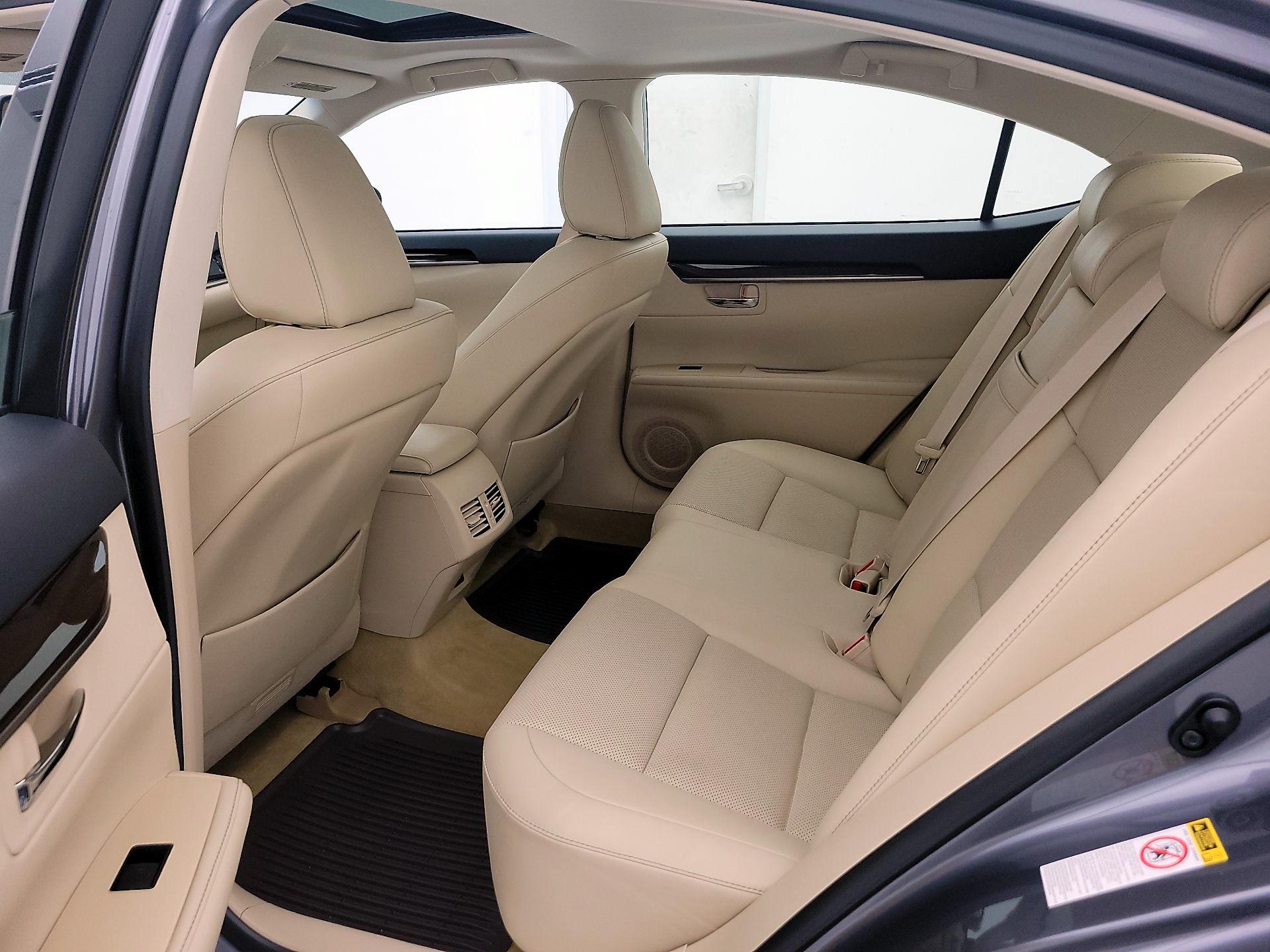 Thumbnail: 2014 Lexus ES - 19