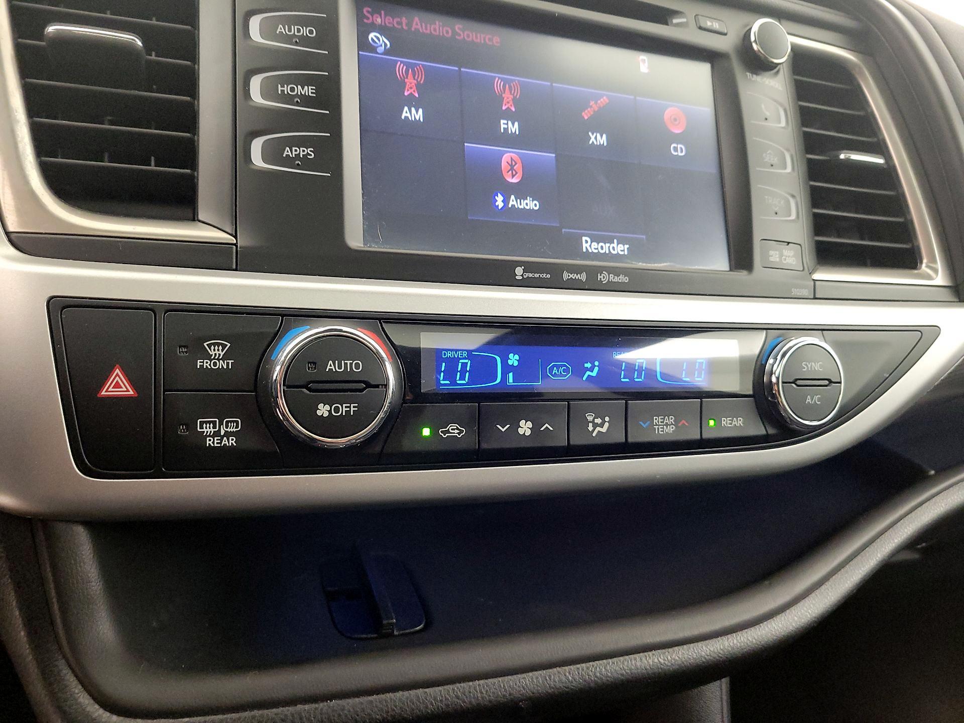 Thumbnail: 2019 Toyota Highlander - 16