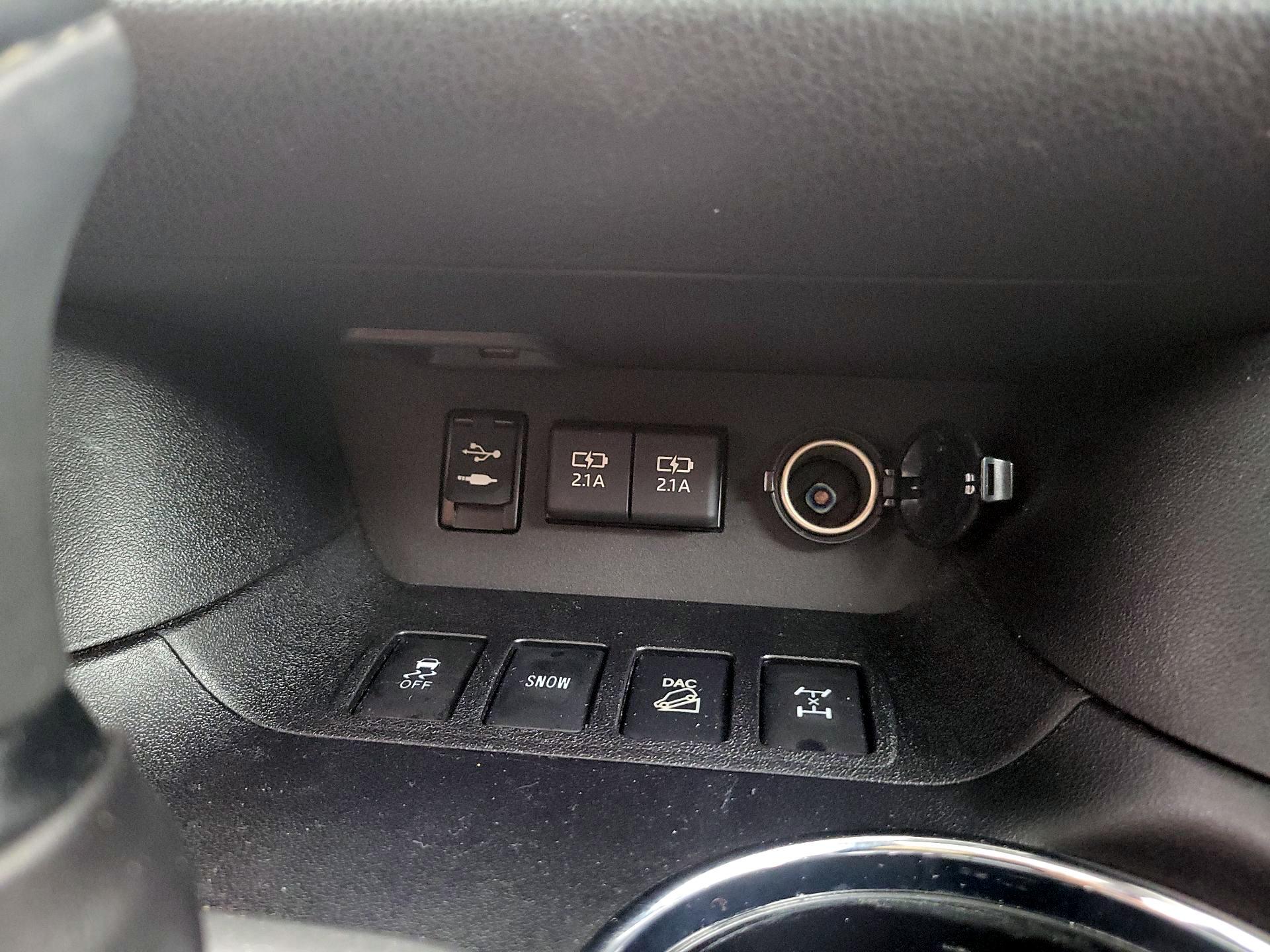 Thumbnail: 2019 Toyota Highlander - 18