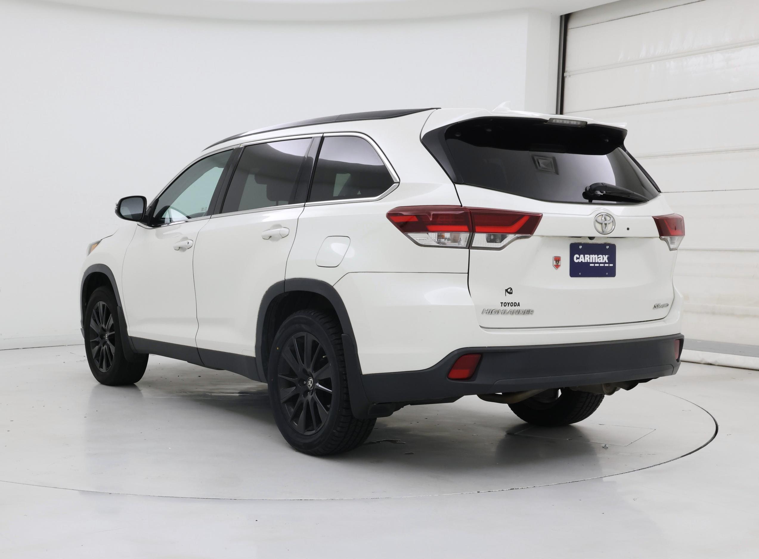 Thumbnail: 2019 Toyota Highlander - 2