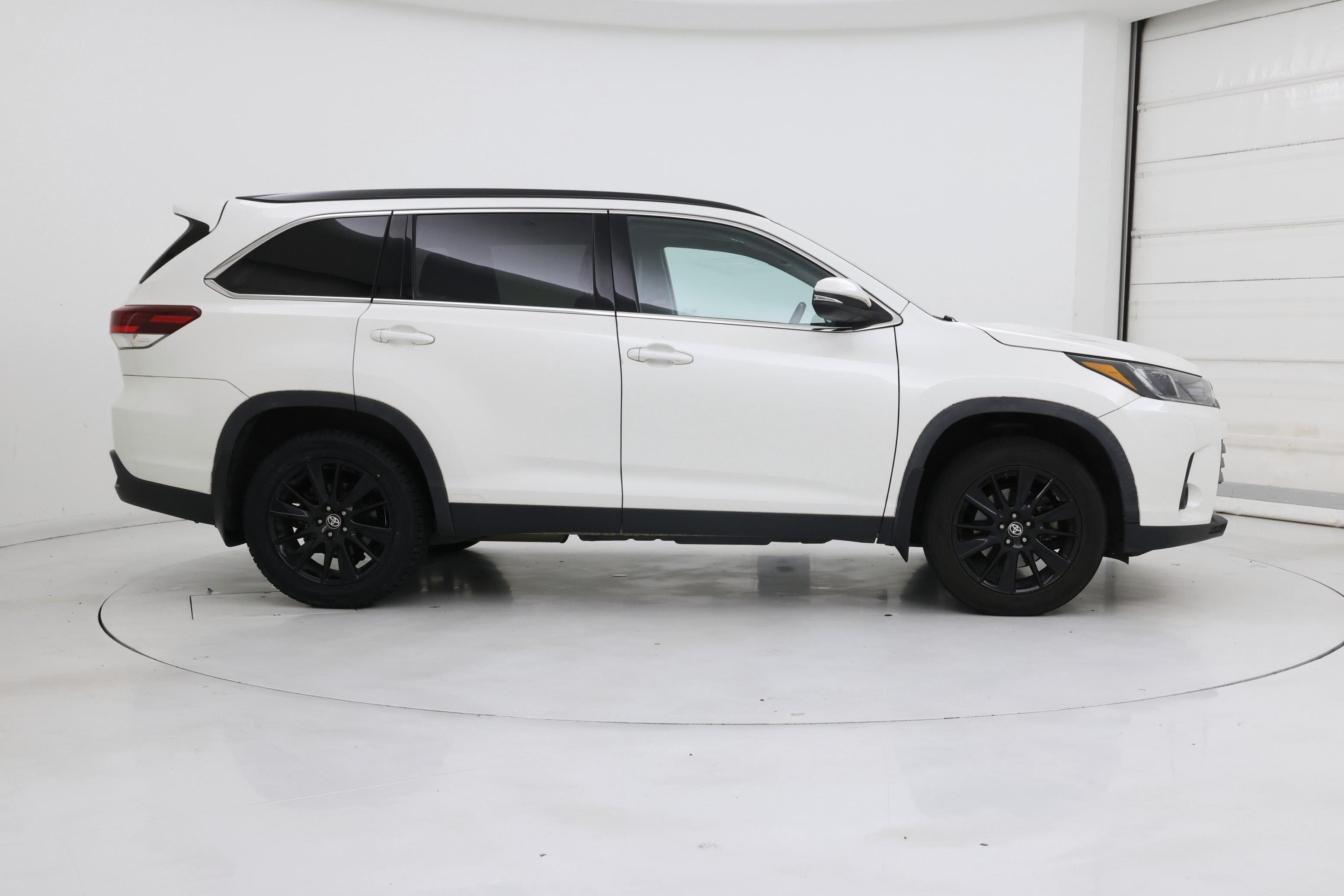 Thumbnail: 2019 Toyota Highlander - 7