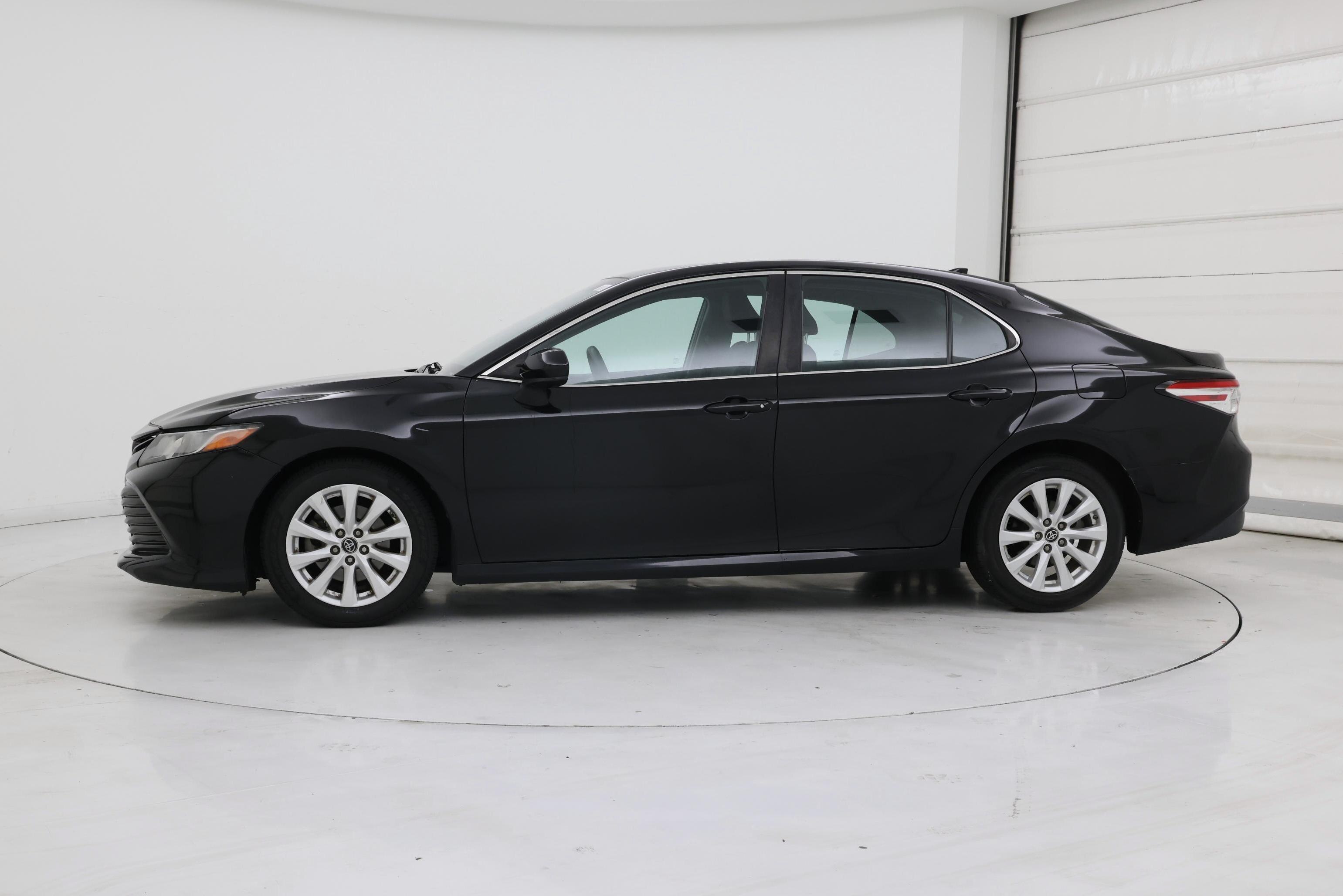 Thumbnail: 2019 Toyota Camry - 3