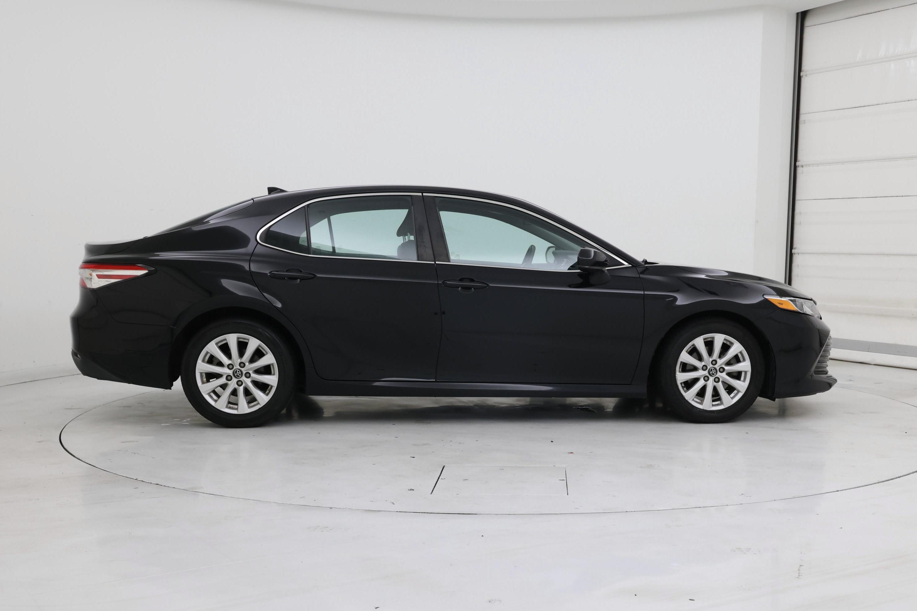 Thumbnail: 2019 Toyota Camry - 7