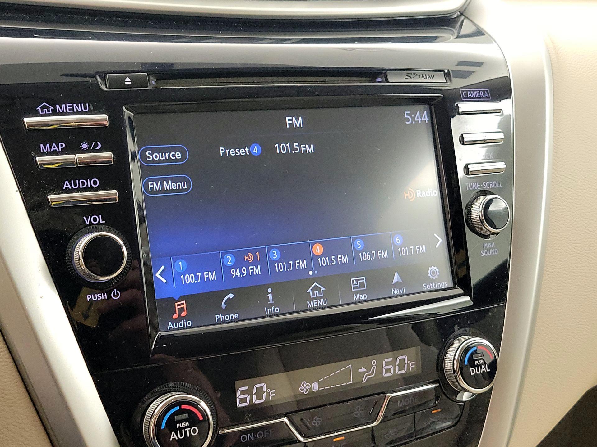 Thumbnail: 2015 Nissan Murano - 14