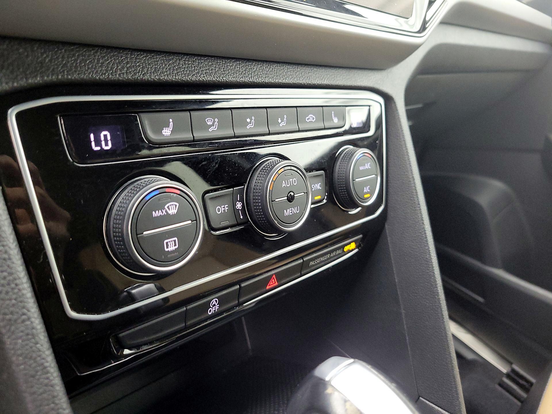 Thumbnail: 2023 Volkswagen Atlas - 16