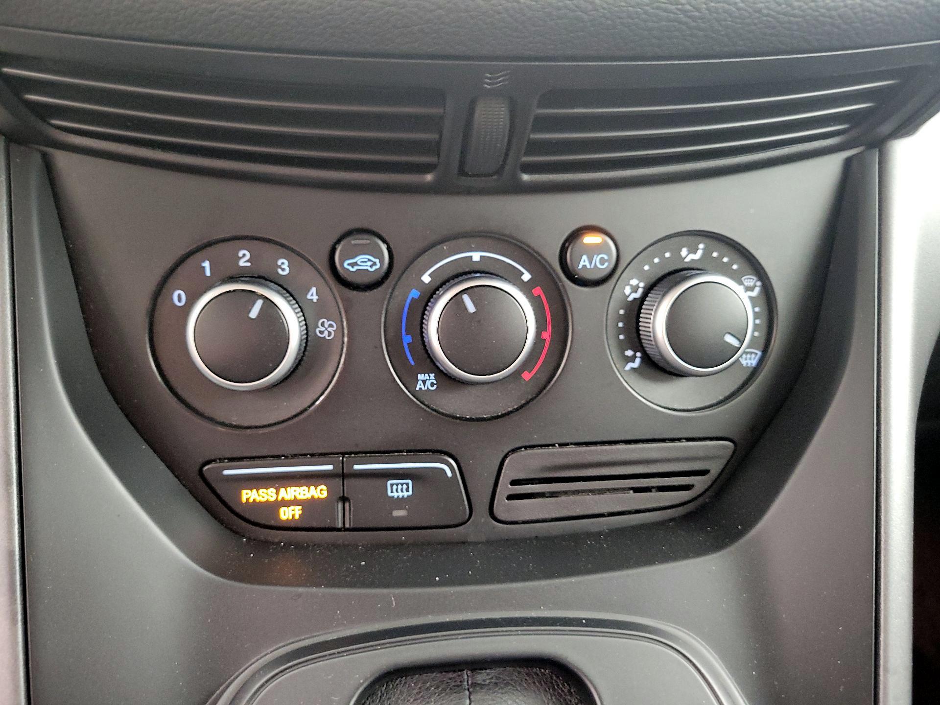 Thumbnail: 2015 Ford Escape - 16