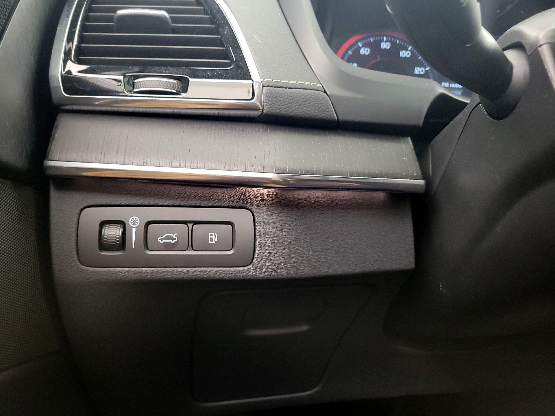 Thumbnail: 2022 Volvo XC90 - 13