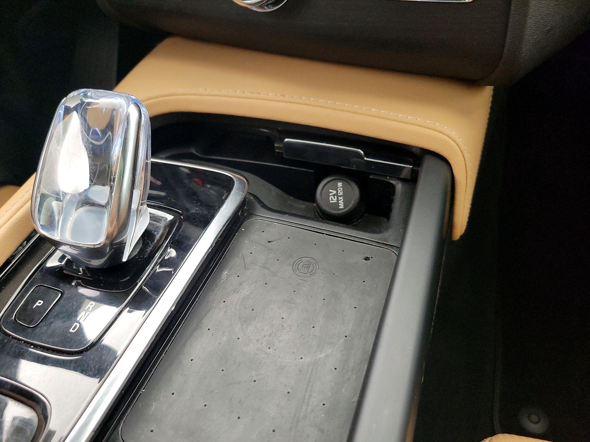 Thumbnail: 2022 Volvo XC90 - 19