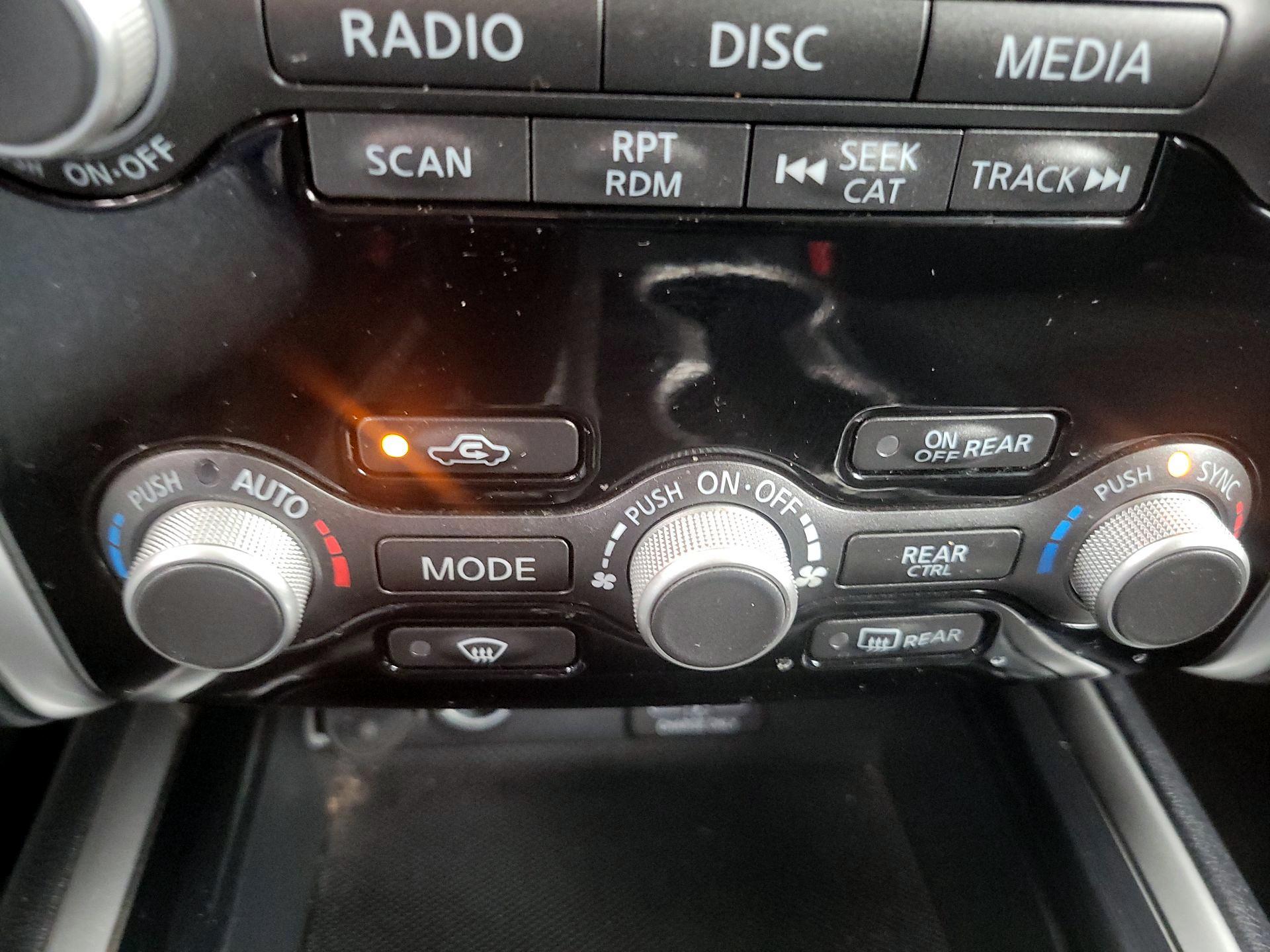 Thumbnail: 2019 Nissan Pathfinder - 16
