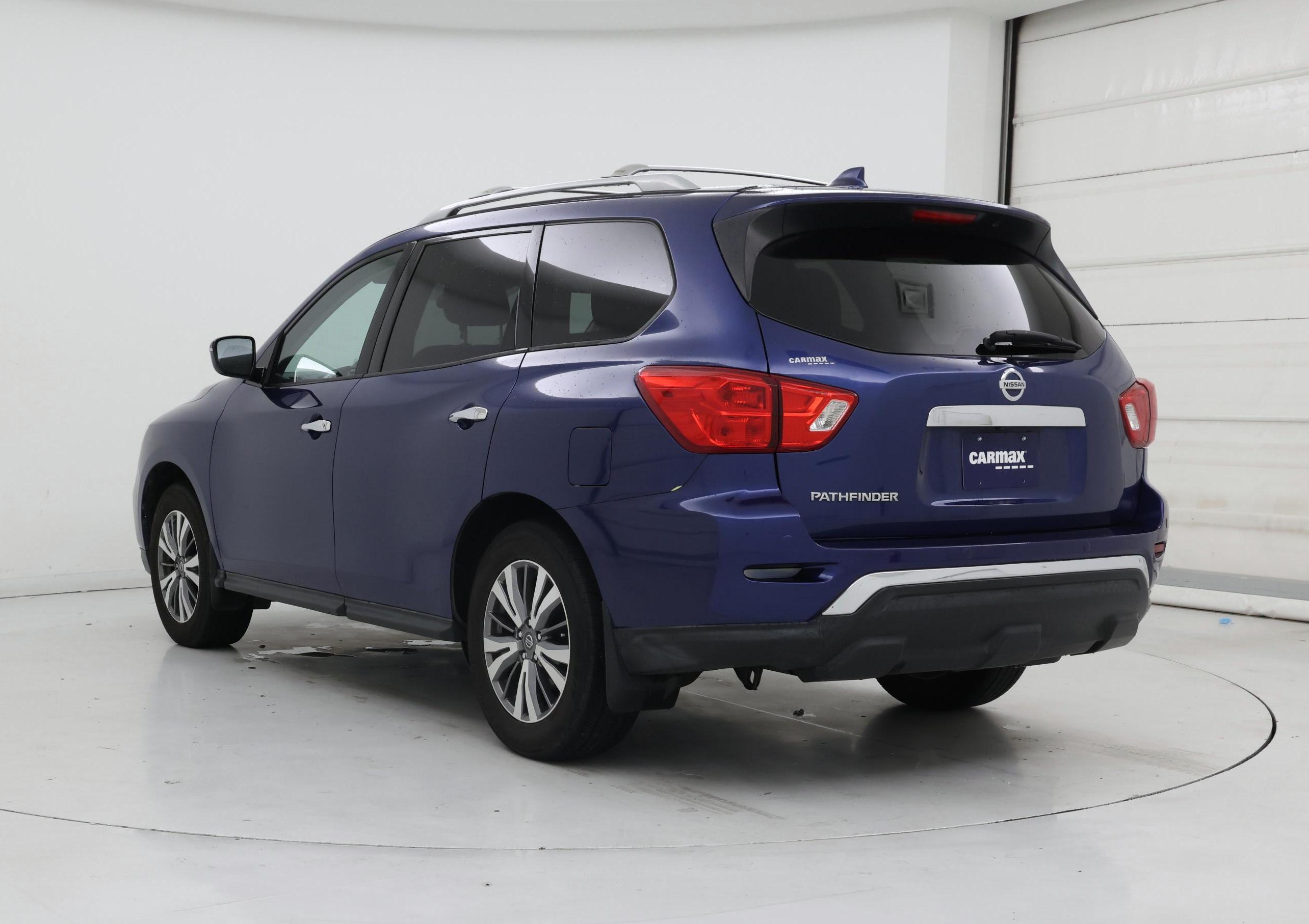 Thumbnail: 2019 Nissan Pathfinder - 2