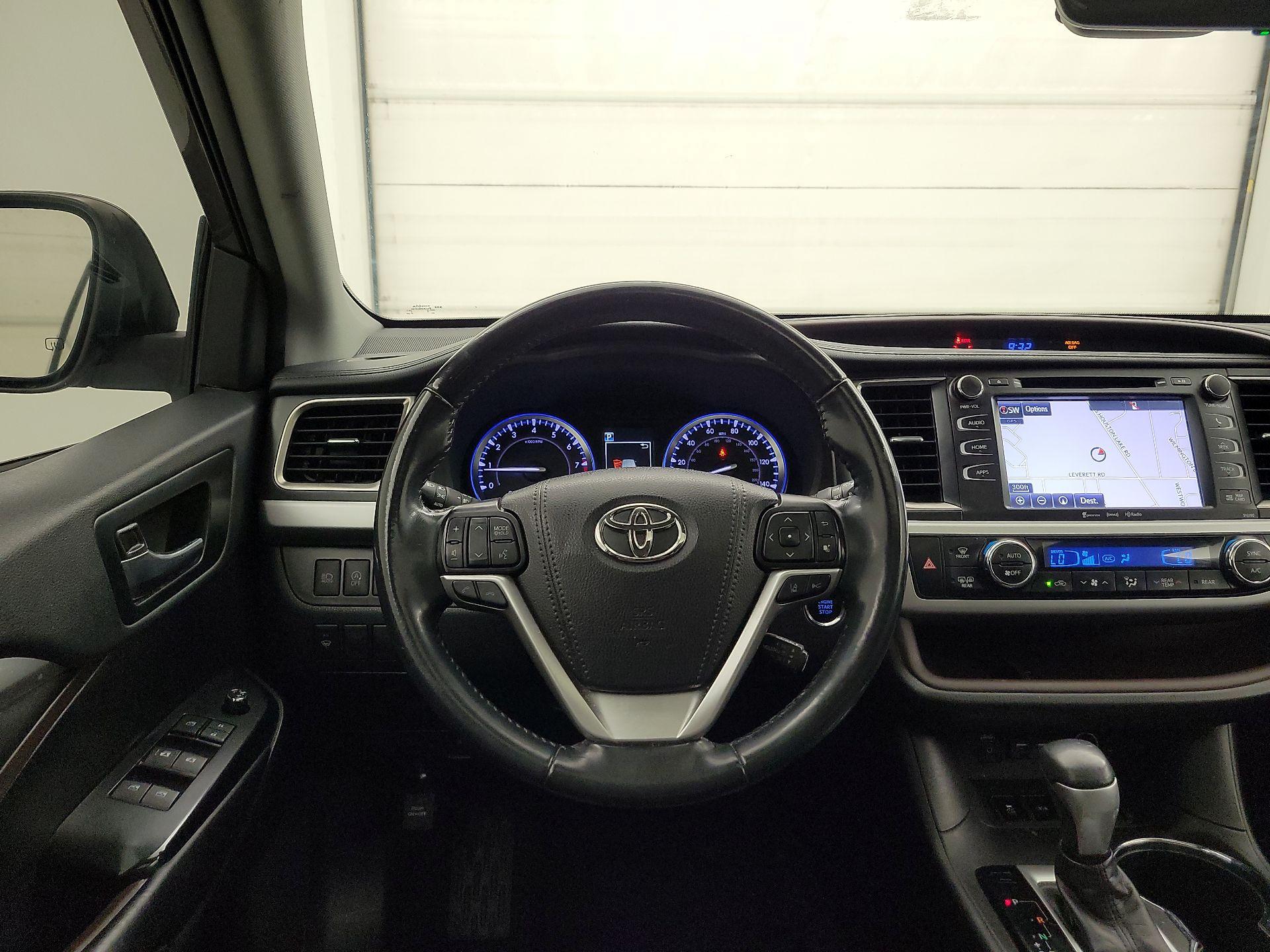 Thumbnail: 2019 Toyota Highlander - 10