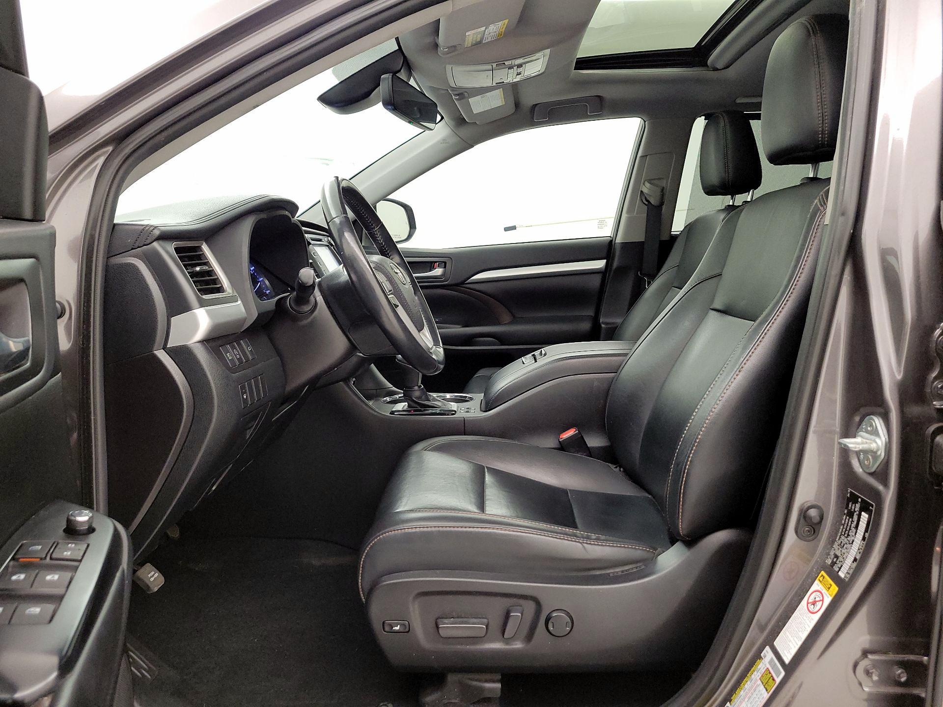 Thumbnail: 2019 Toyota Highlander - 11
