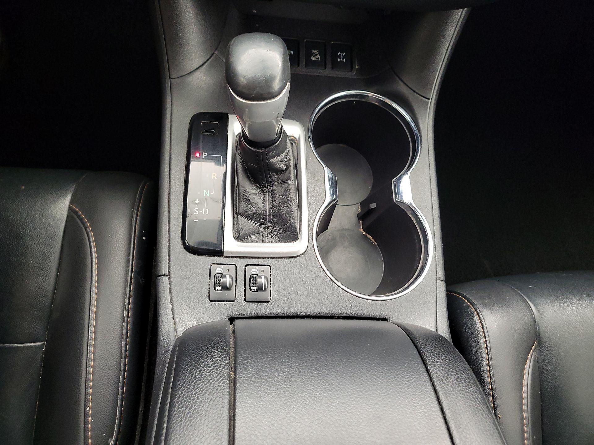 Thumbnail: 2019 Toyota Highlander - 18