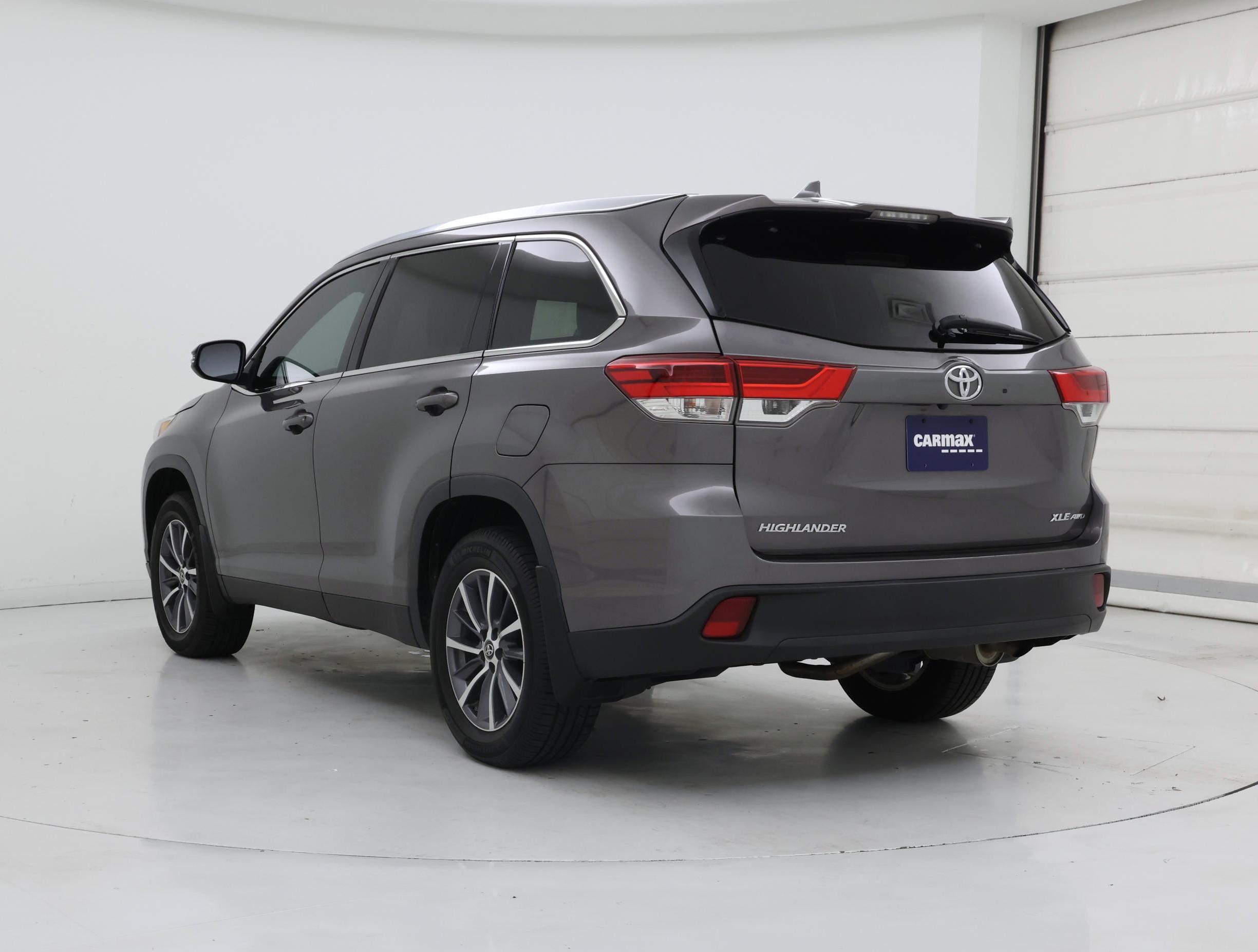Thumbnail: 2019 Toyota Highlander - 2