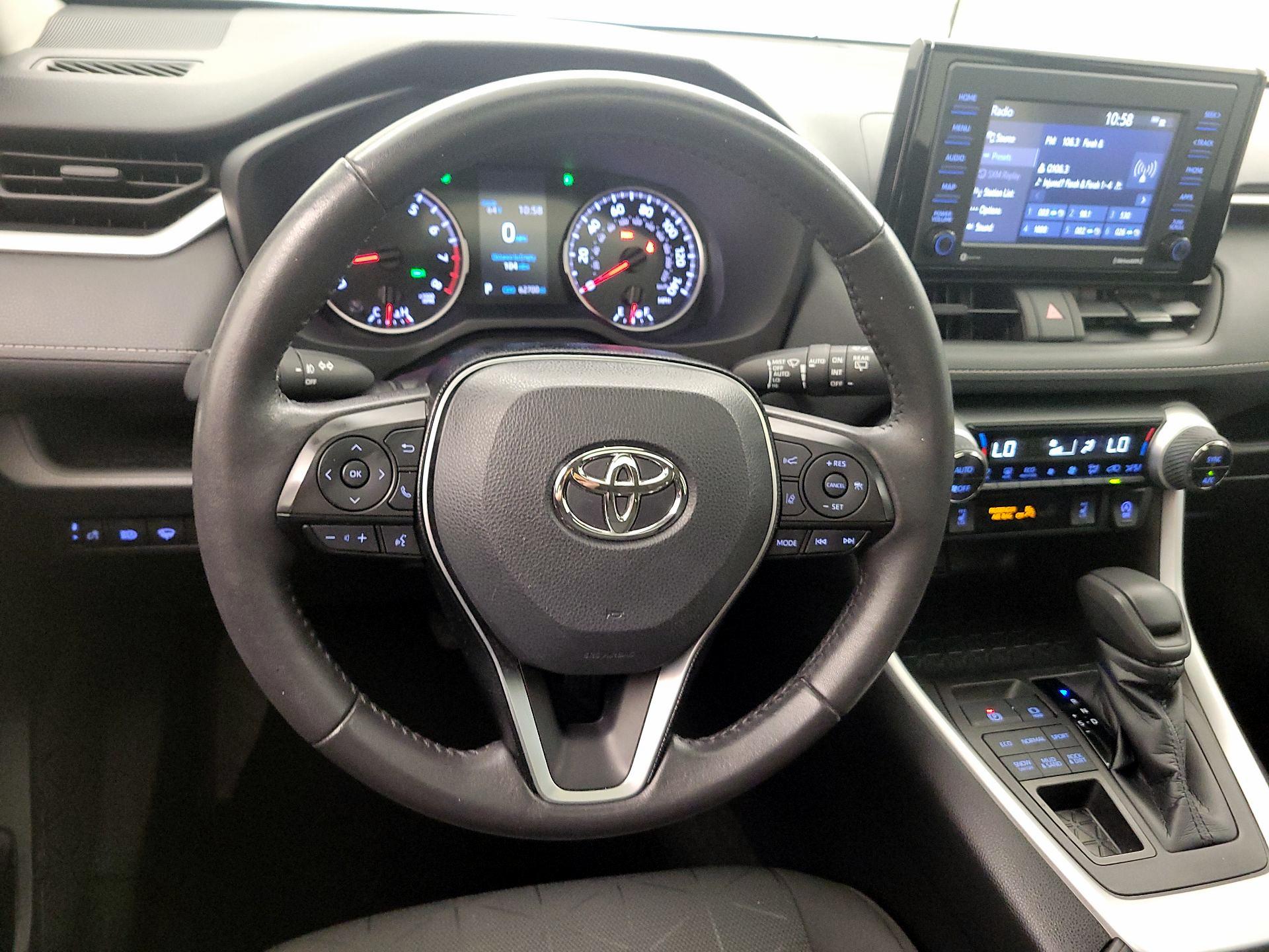Thumbnail: 2021 Toyota RAV4 - 10