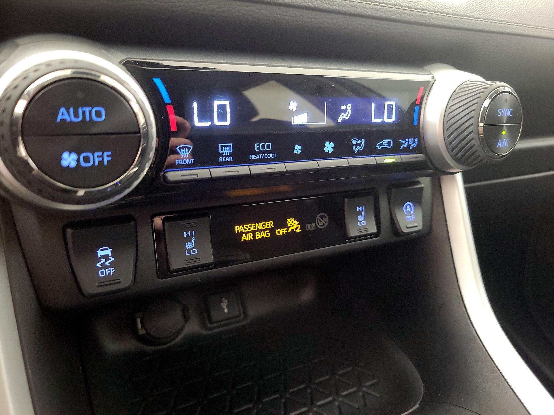 Thumbnail: 2021 Toyota RAV4 - 16