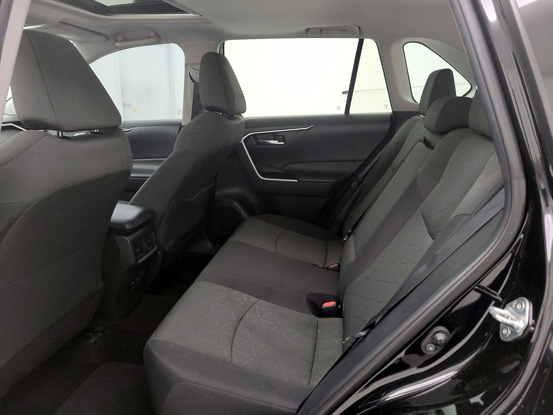 Thumbnail: 2021 Toyota RAV4 - 20